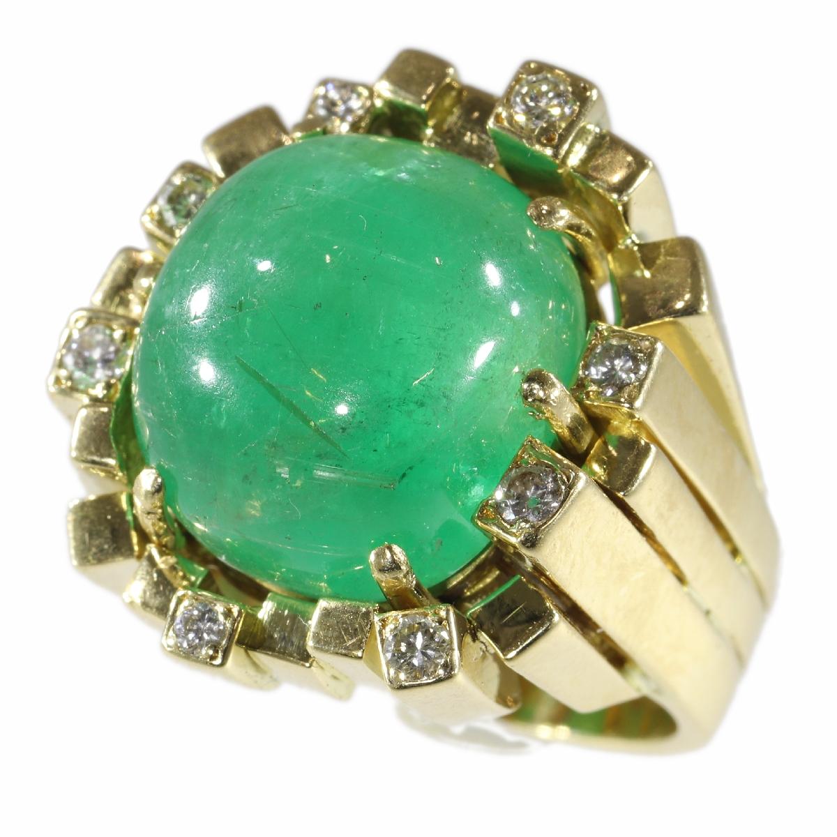 Vintage Seventies Modernistic Artist Design Ring with Large Emerald and Diamonds In Excellent Condition For Sale In Antwerp, BE