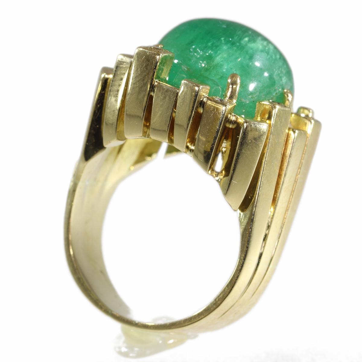 Vintage Seventies Modernistic Artist Design Ring with Large Emerald and Diamonds For Sale 3