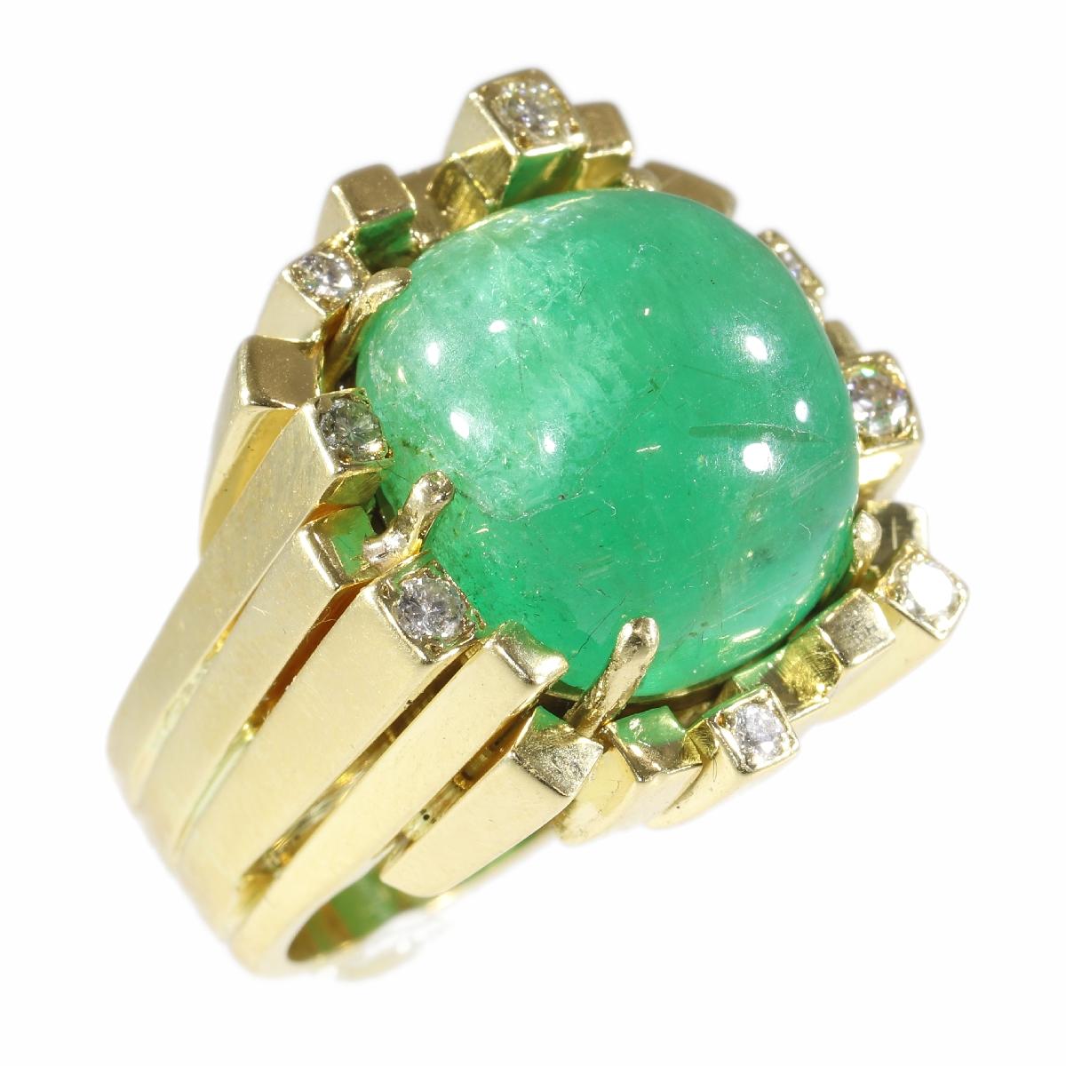 Vintage Seventies Modernistic Artist Design Ring with Large Emerald and Diamonds For Sale 4