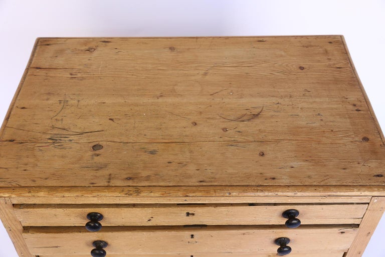 Vintage Sewing Table For Sale at 1stdibs