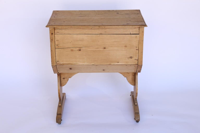 Vintage Sewing Table For Sale at 1stdibs