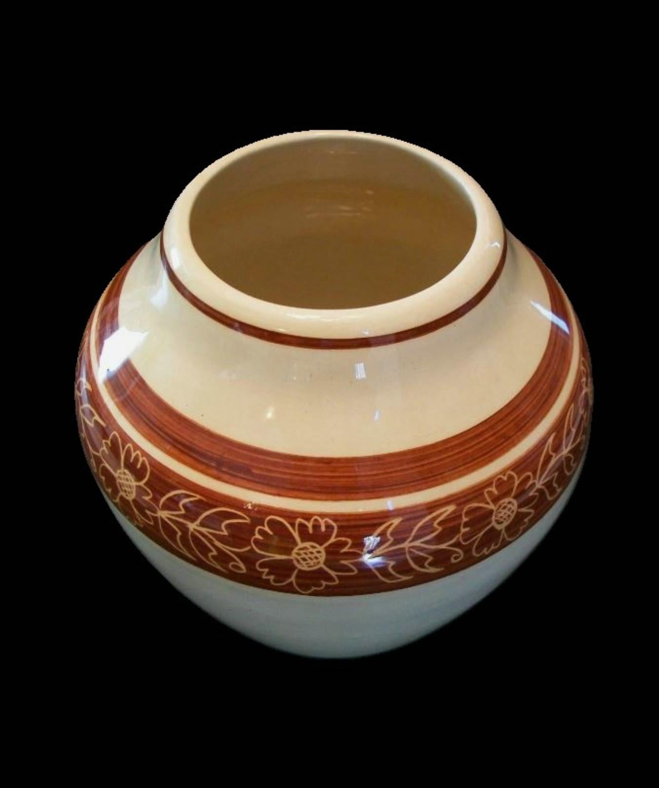 Vaso d'epoca in ceramica decorata e smaltata a graffito - Firmato - Fine XX secolo in vendita 2