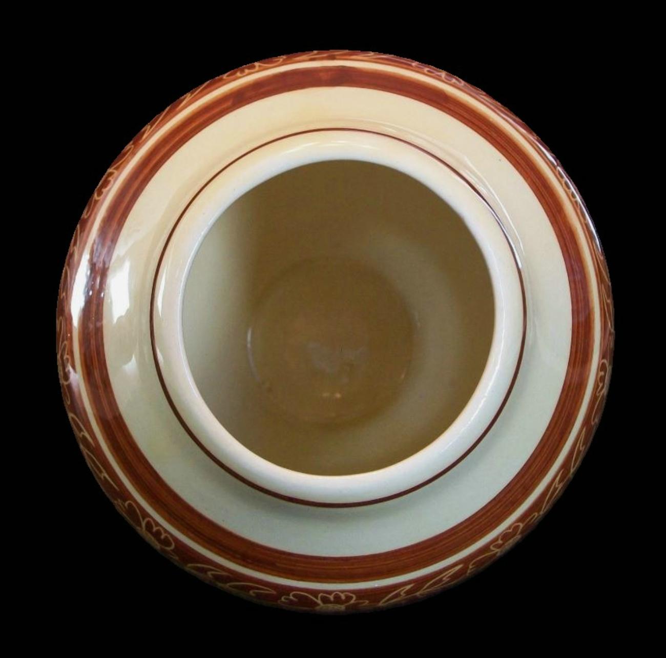 Vaso d'epoca in ceramica decorata e smaltata a graffito - Firmato - Fine XX secolo in vendita 3
