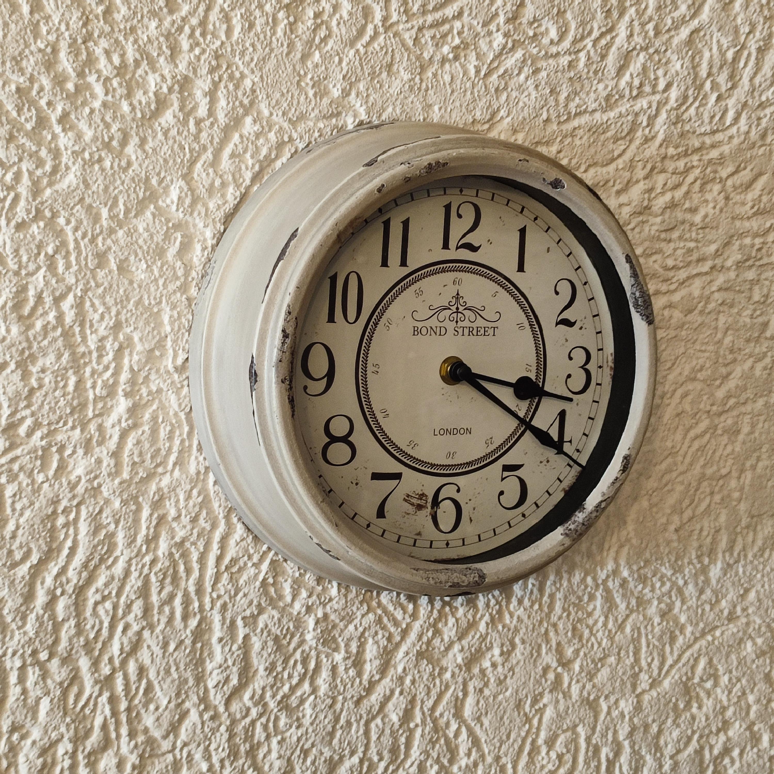 Industriel Horloge murale Shabby Bond Street London Battery Operated en vente