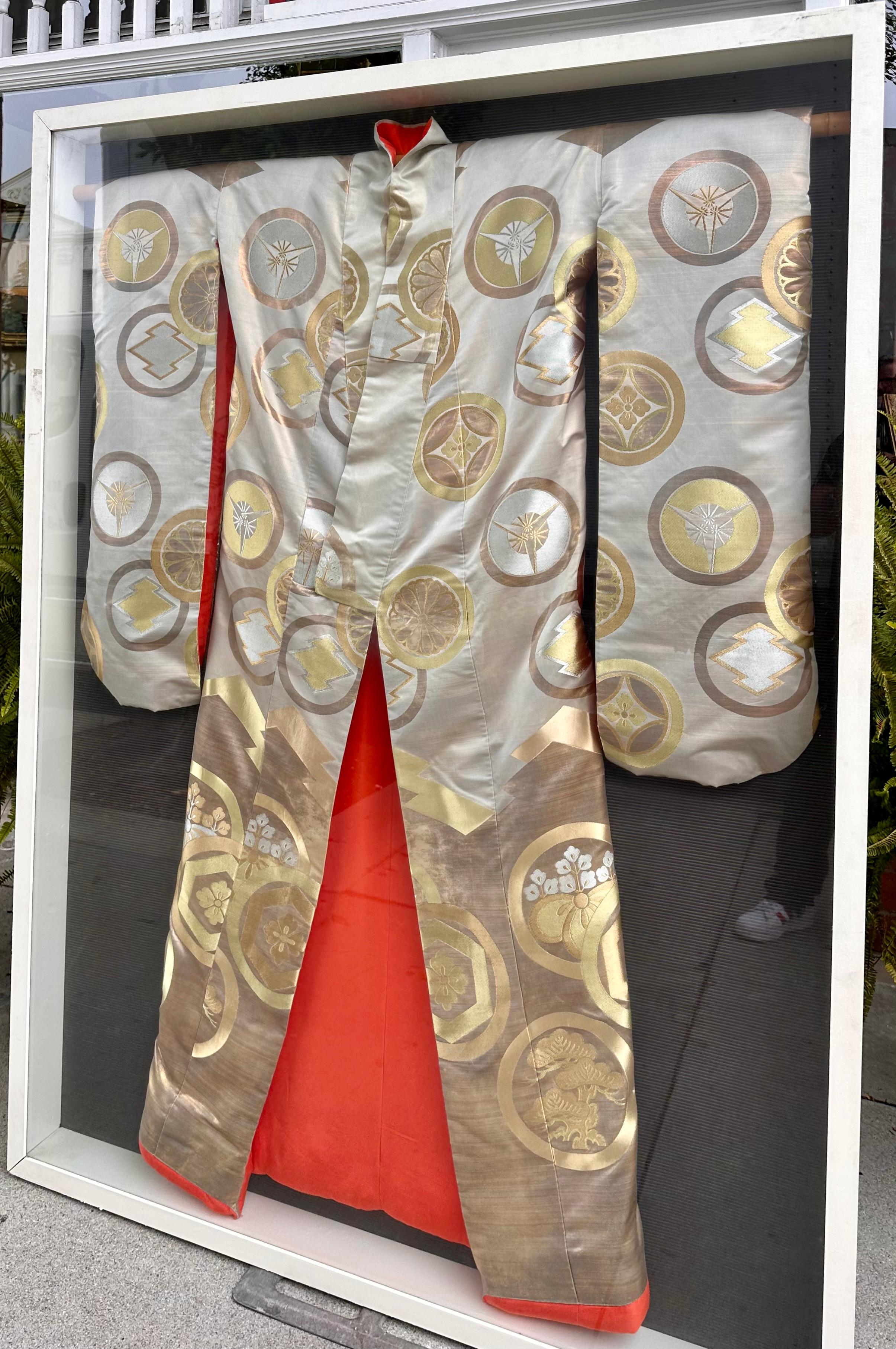 Seta Kimono da sposa giapponese vintage con cornice in vendita