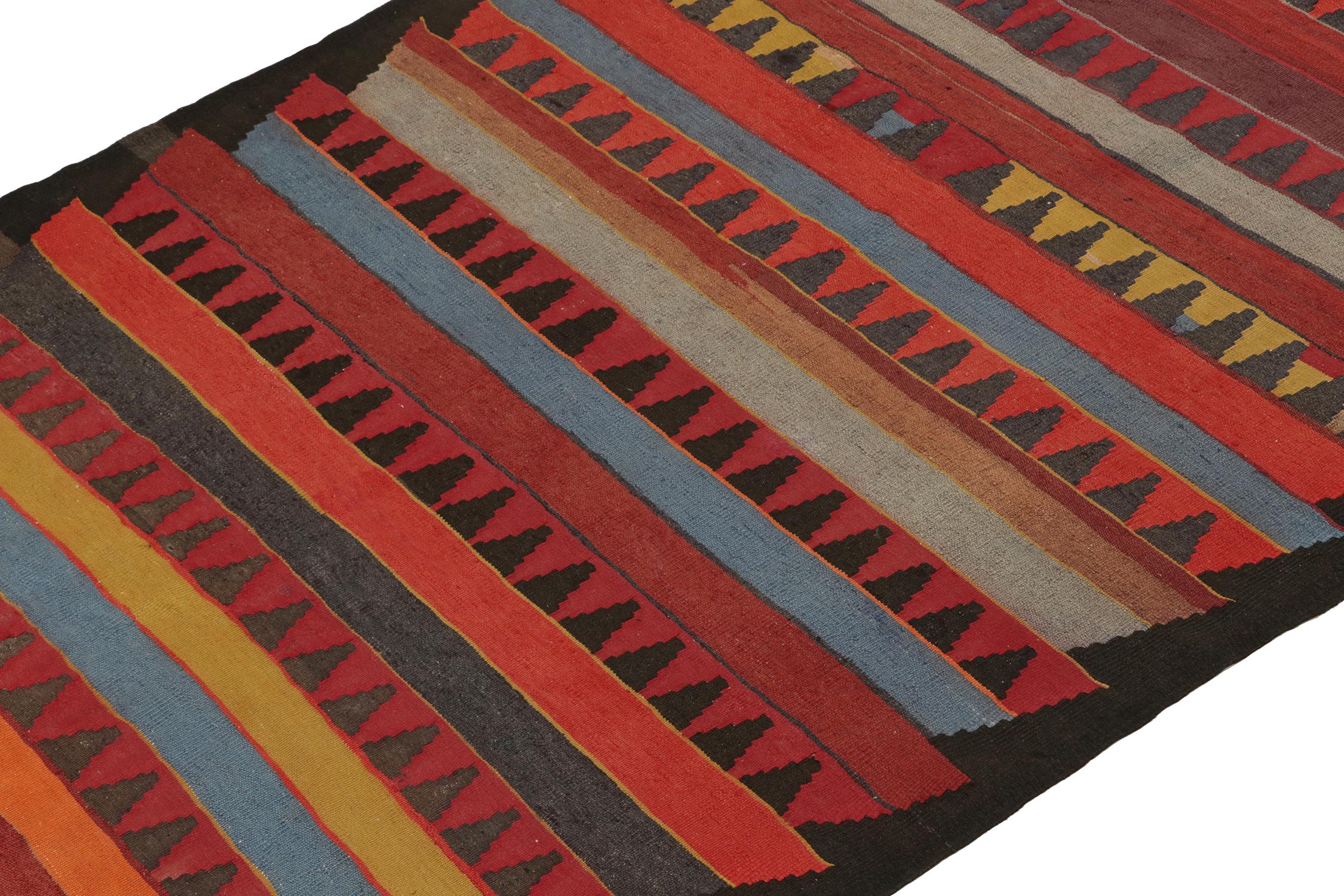 Shahsavan Persischer Kelim in polychromen Streifen von Teppich & Kilim (Handgeknüpft) im Angebot