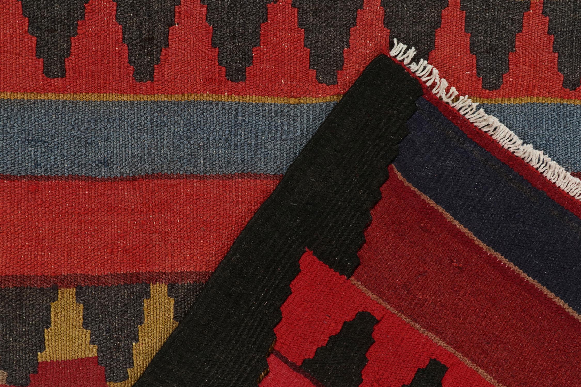 Shahsavan Persischer Kelim in polychromen Streifen von Teppich & Kilim (Wolle) im Angebot