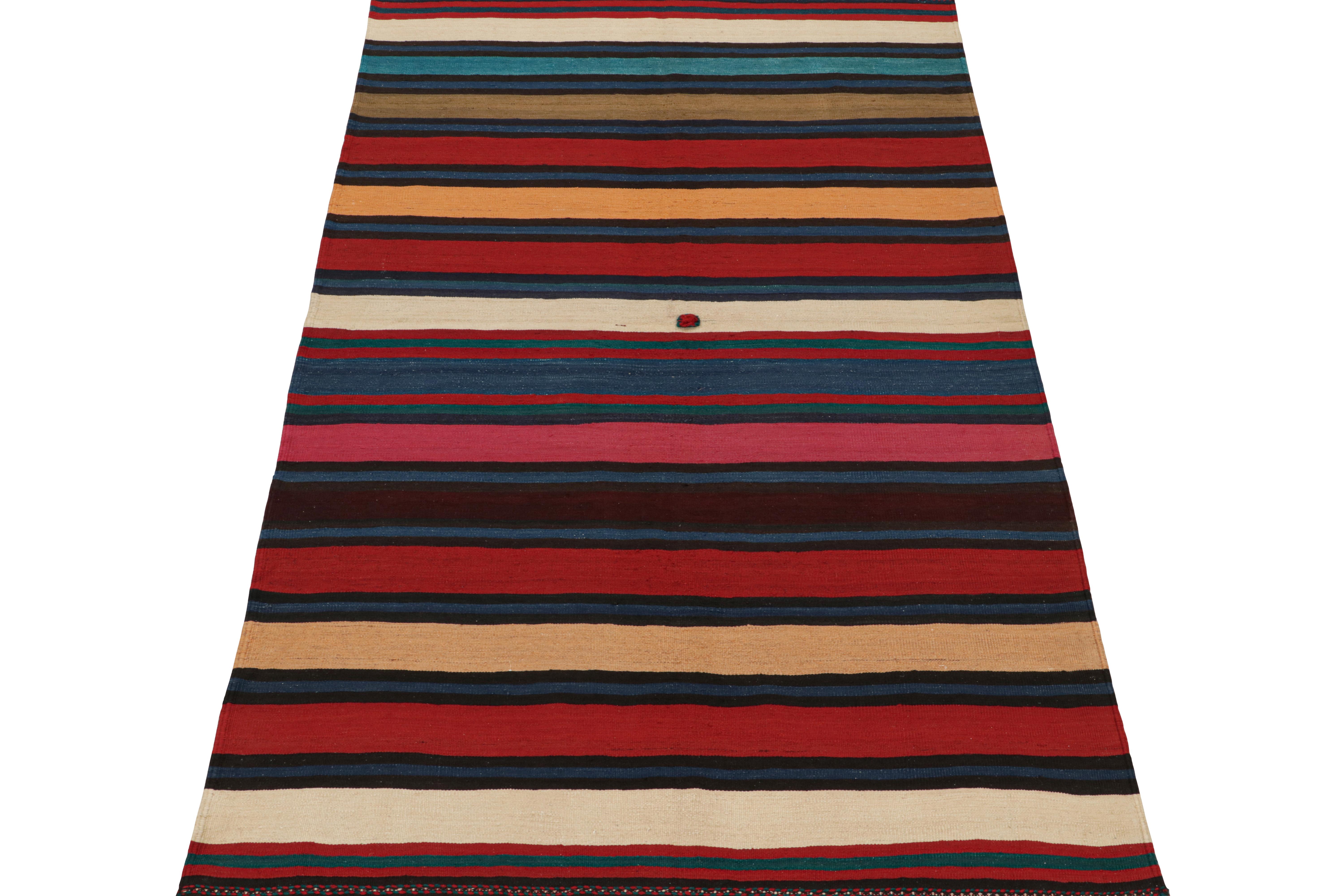 Shahsavan Persischer Kelim in polychromen Streifen im Zustand „Gut“ im Angebot in Long Island City, NY
