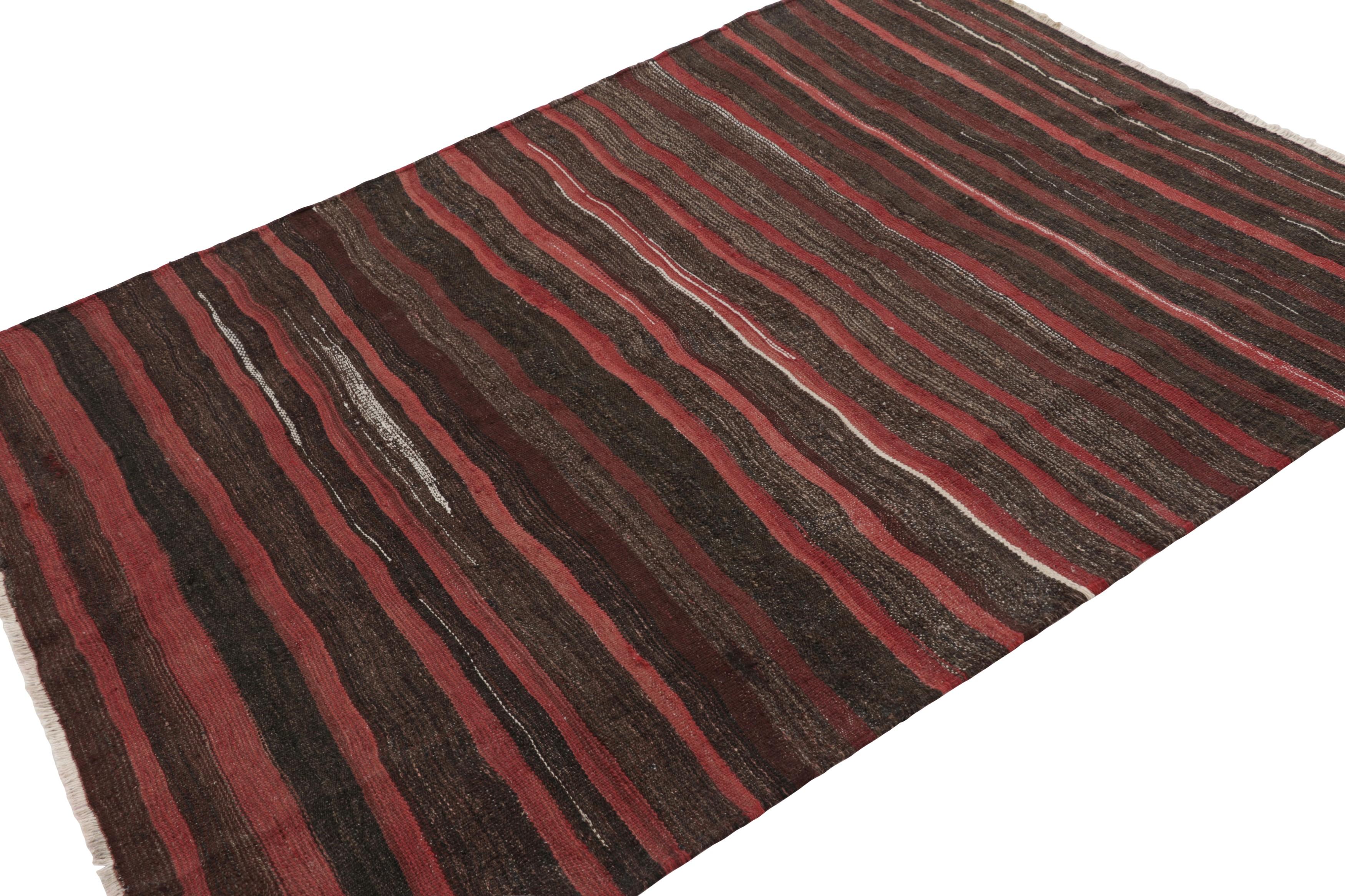 Vintage Shahsavan Persische Kilim in Rot und Braun Geometrische Streifen - Rug & Kilim im Zustand „Gut“ im Angebot in Long Island City, NY