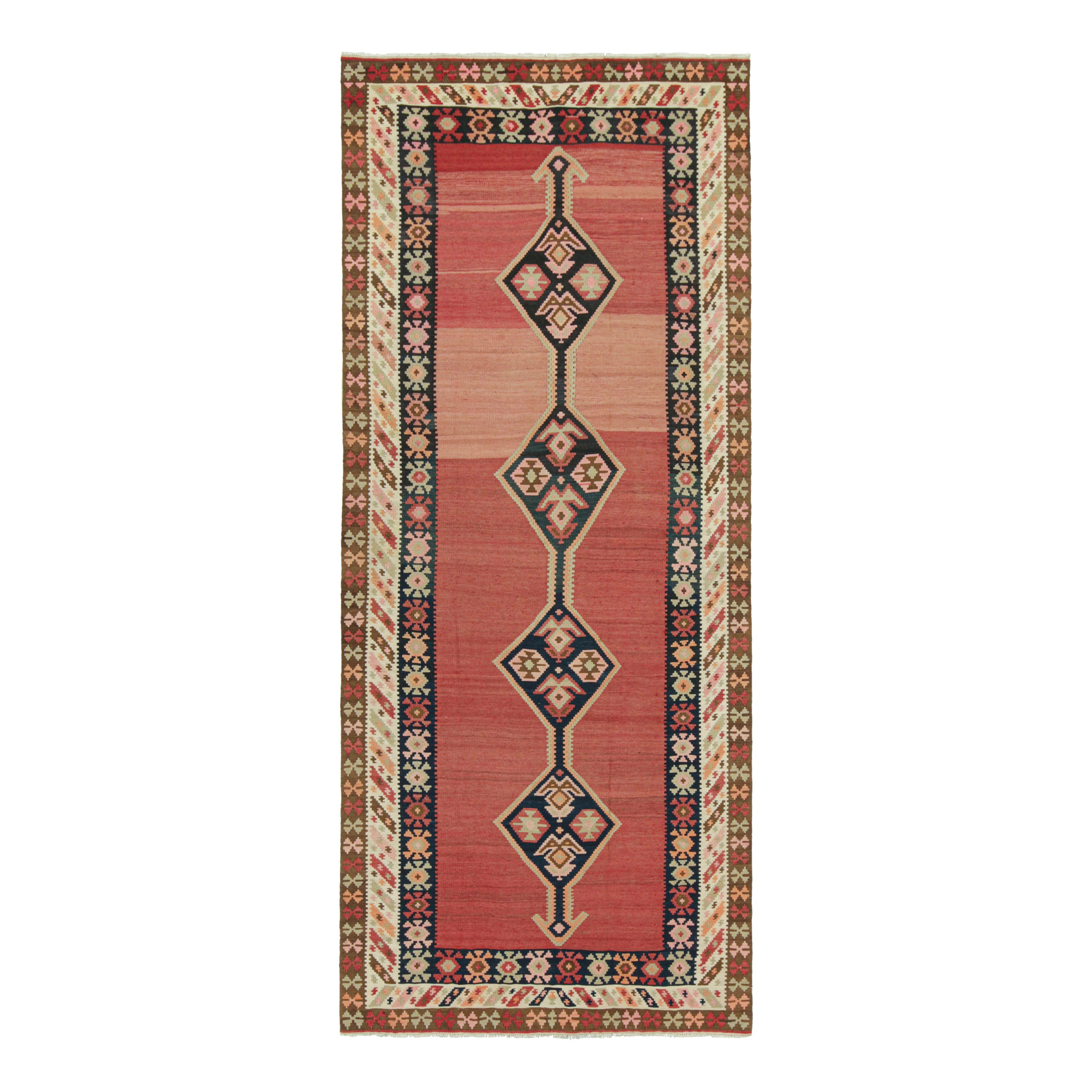 Tapis & Kilim persan Shahsavan vintage rouge avec médaillon bleu