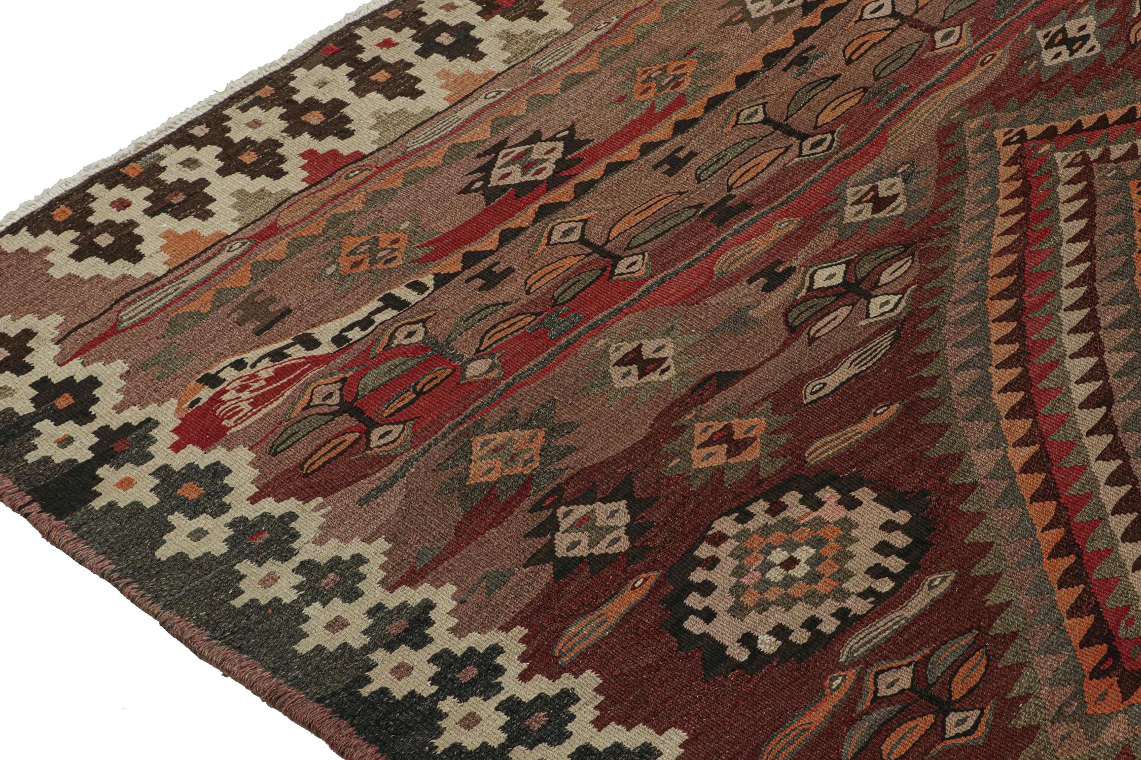 Noué à la main Tapis & Kilim persan Shahsavan rouge vintage avec motifs géométriques en vente