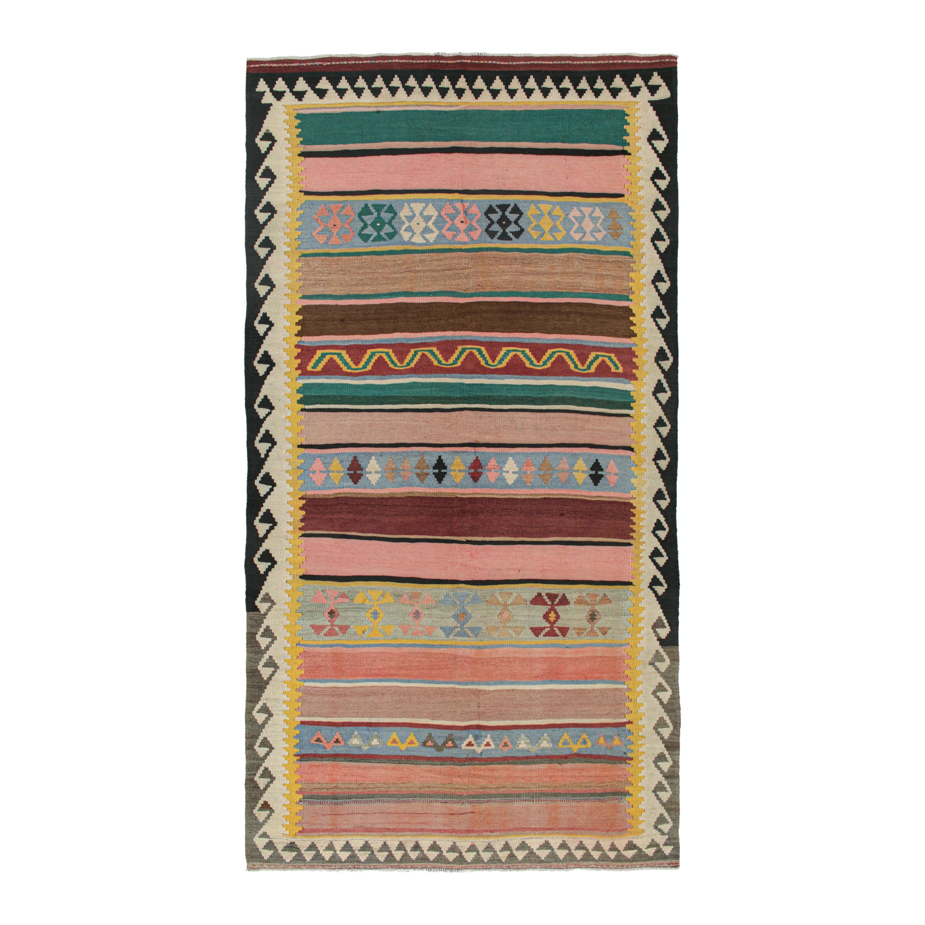 Shahsavan Persischer Kelim in Streifen und geometrischen Mustern im Vintage-Stil im Angebot