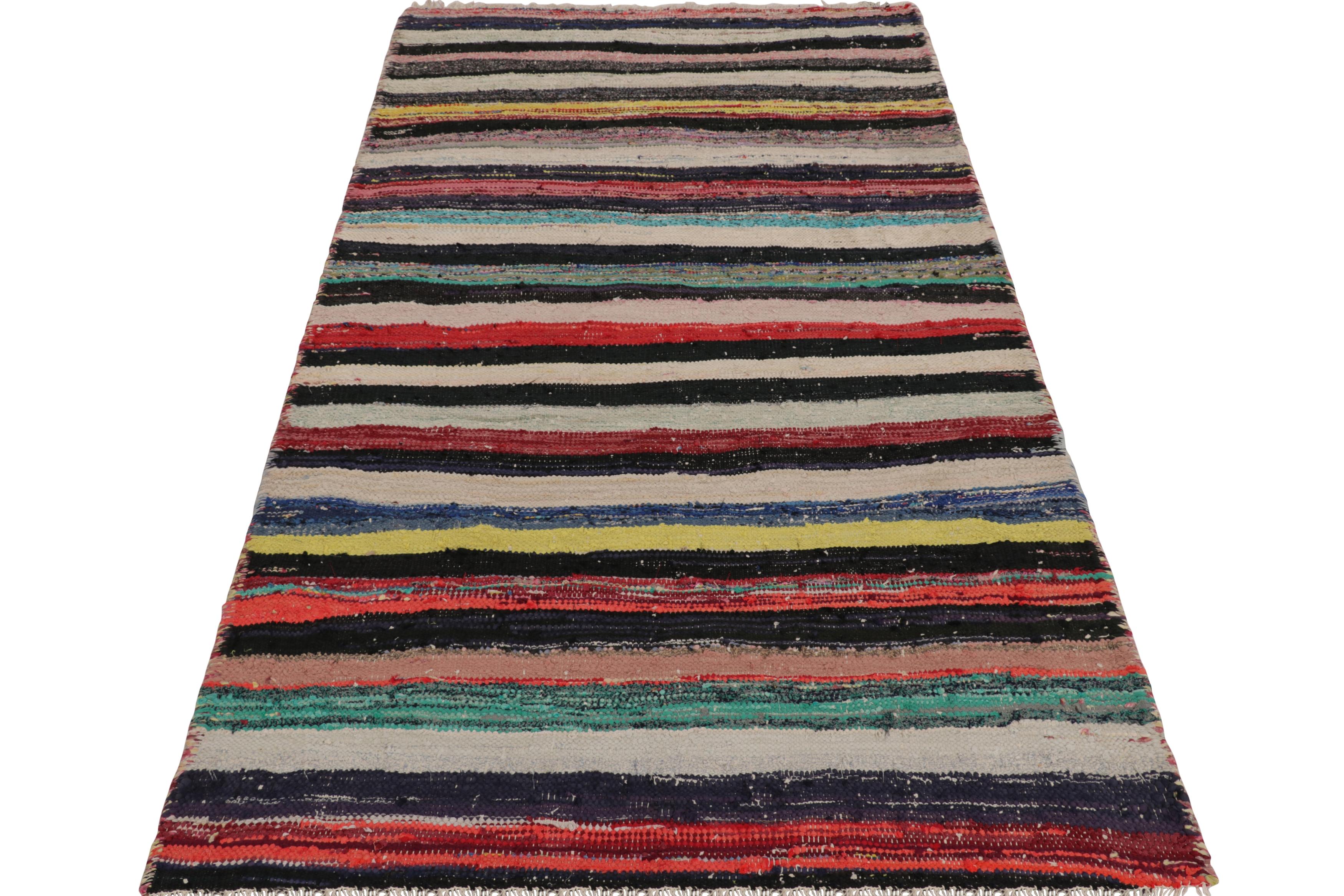 Tappeto persiano vintage Shahsavan Kilim, a strisce policrome - Rug & Kilim In condizioni buone in vendita a Long Island City, NY