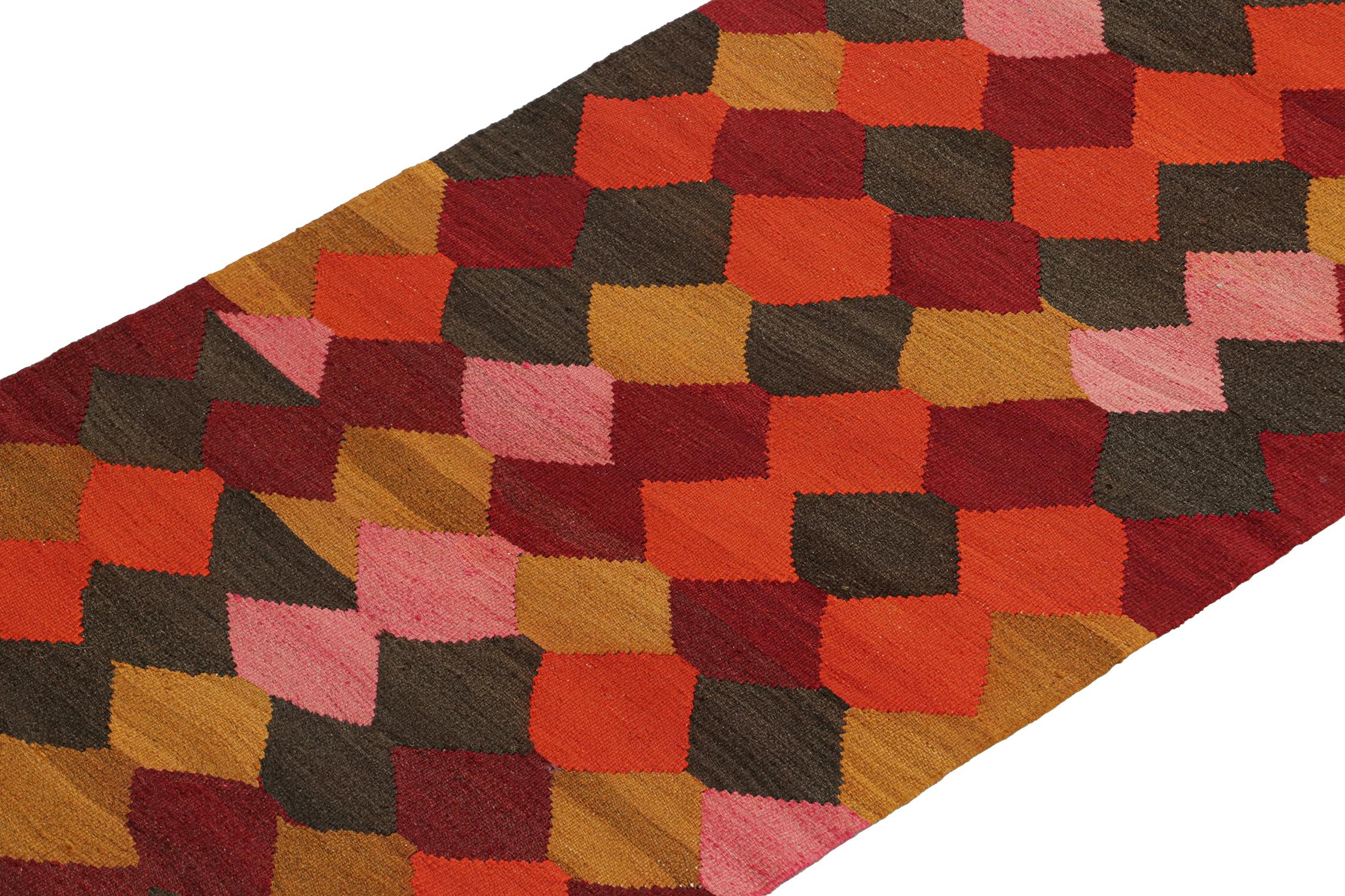 Shahsavan Persischer Kelim-Läufer in polychromem Muster von Rug & Kilim, Vintage (Handgeknüpft) im Angebot