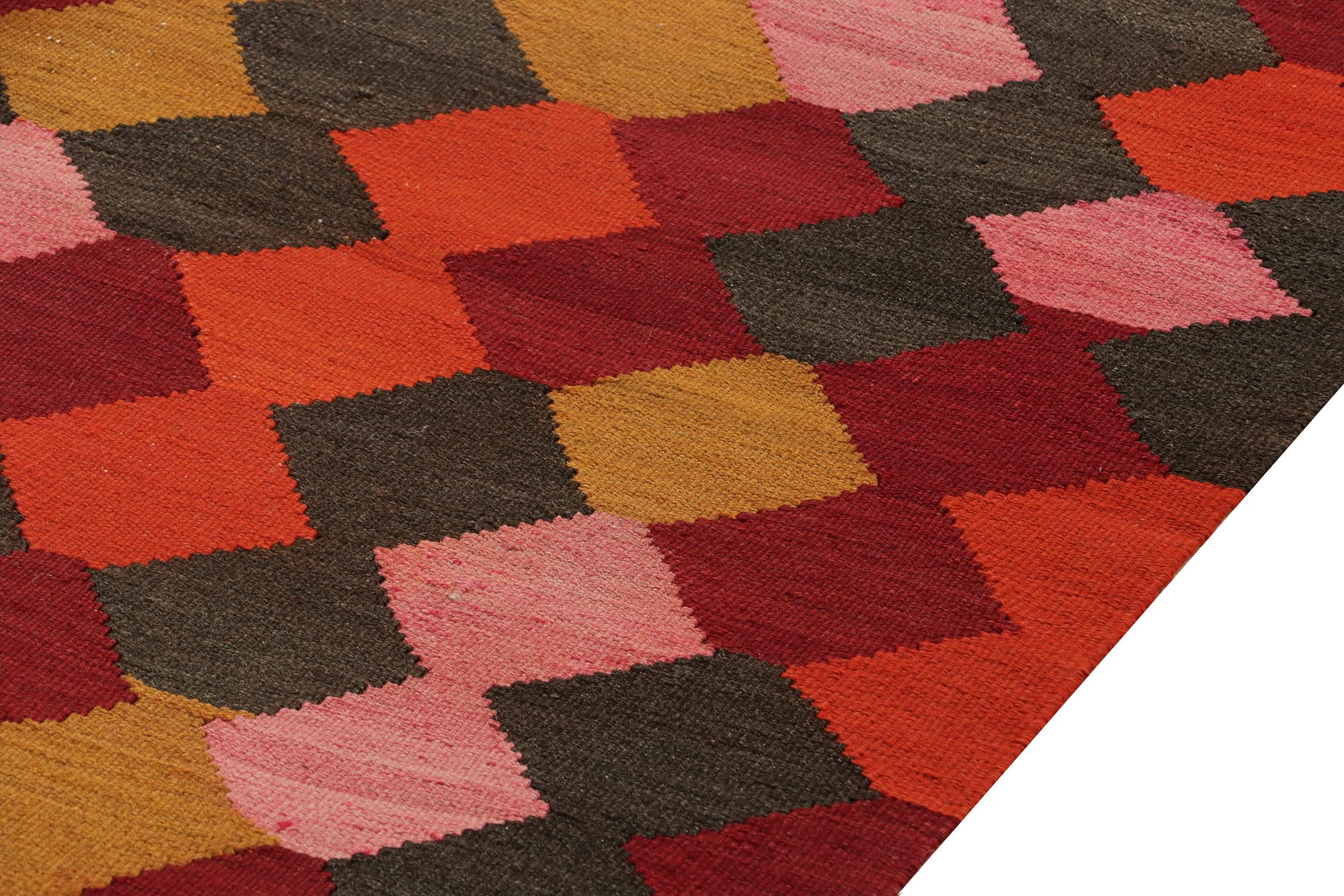 Shahsavan Persischer Kelim-Läufer in polychromem Muster von Rug & Kilim, Vintage im Zustand „Gut“ im Angebot in Long Island City, NY