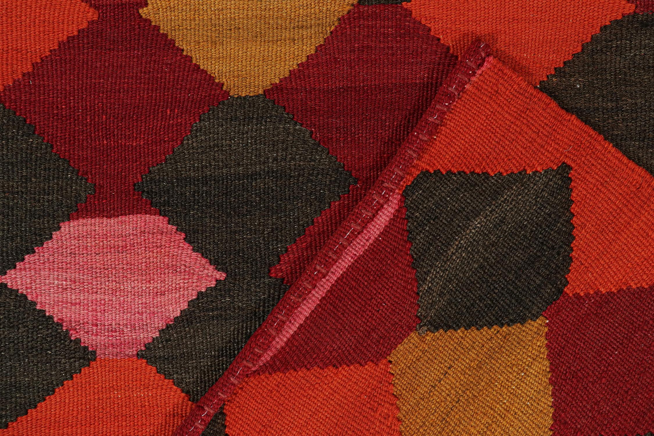 Shahsavan Persischer Kelim-Läufer in polychromem Muster von Rug & Kilim, Vintage (Wolle) im Angebot