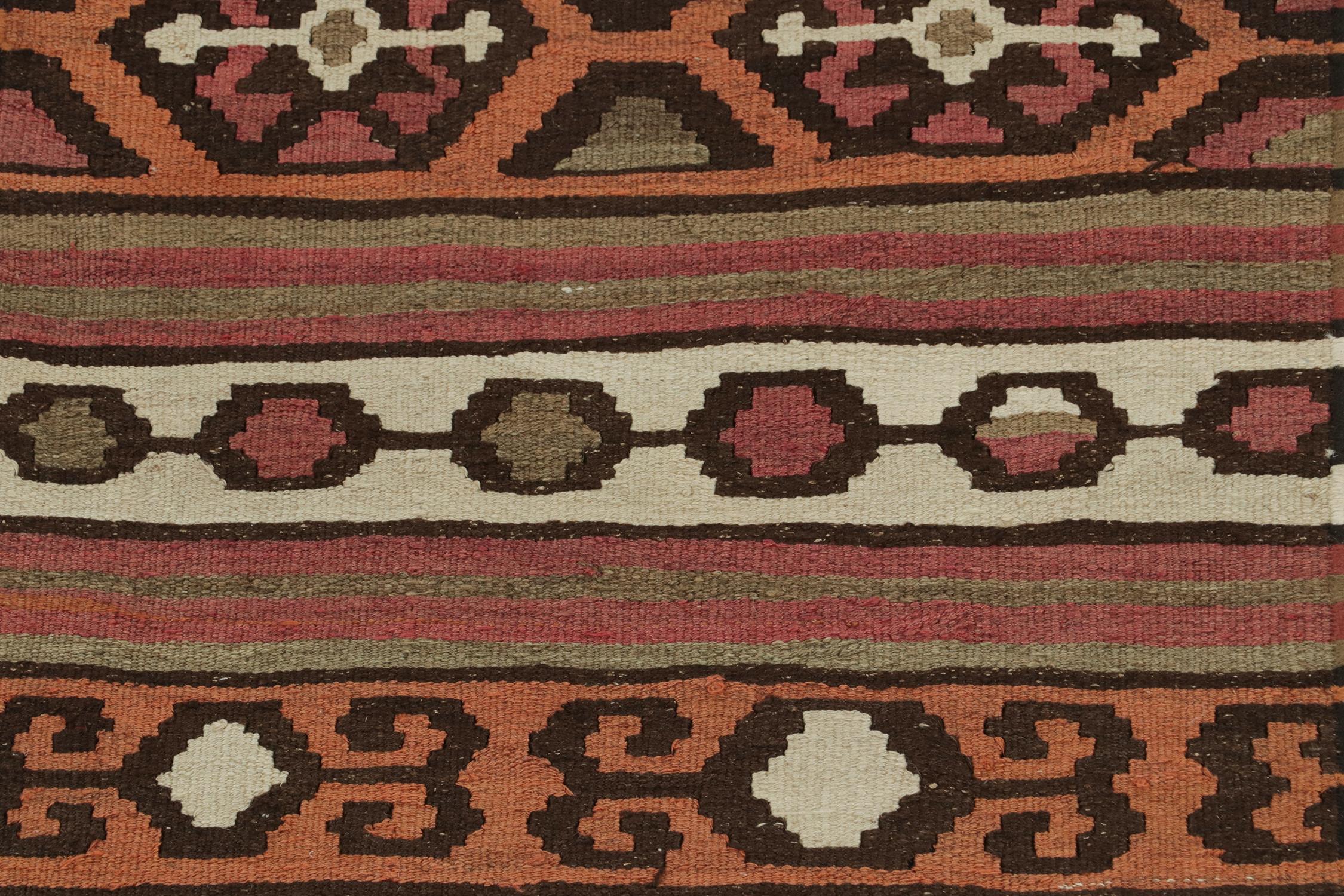 Shahsavan Persischer Kelim-Läufer in polychromen Mustern von Teppich & Kilim (Mitte des 20. Jahrhunderts) im Angebot