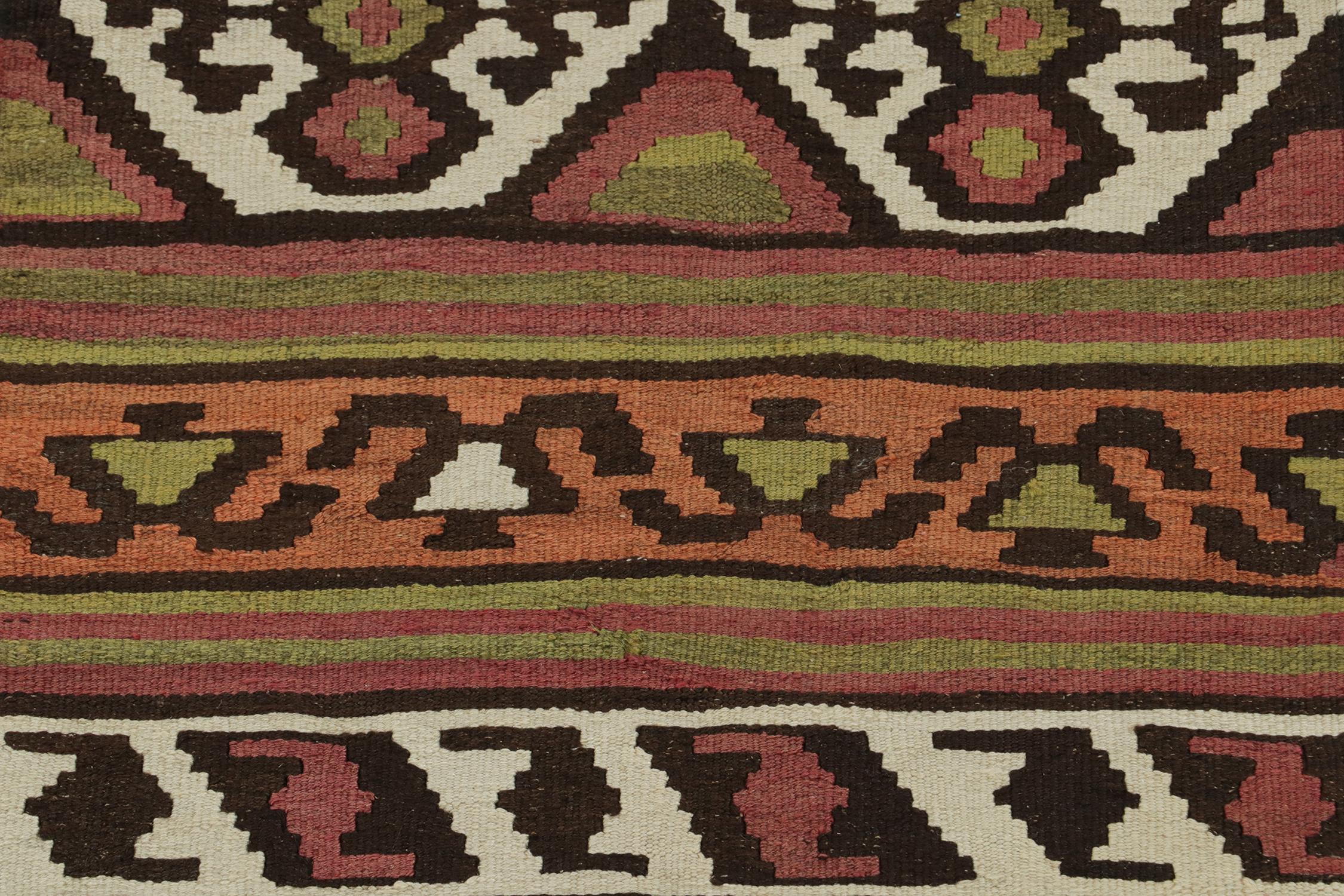 Shahsavan Persischer Kelim-Läufer in polychromen Mustern von Teppich & Kilim (Mitte des 20. Jahrhunderts) im Angebot