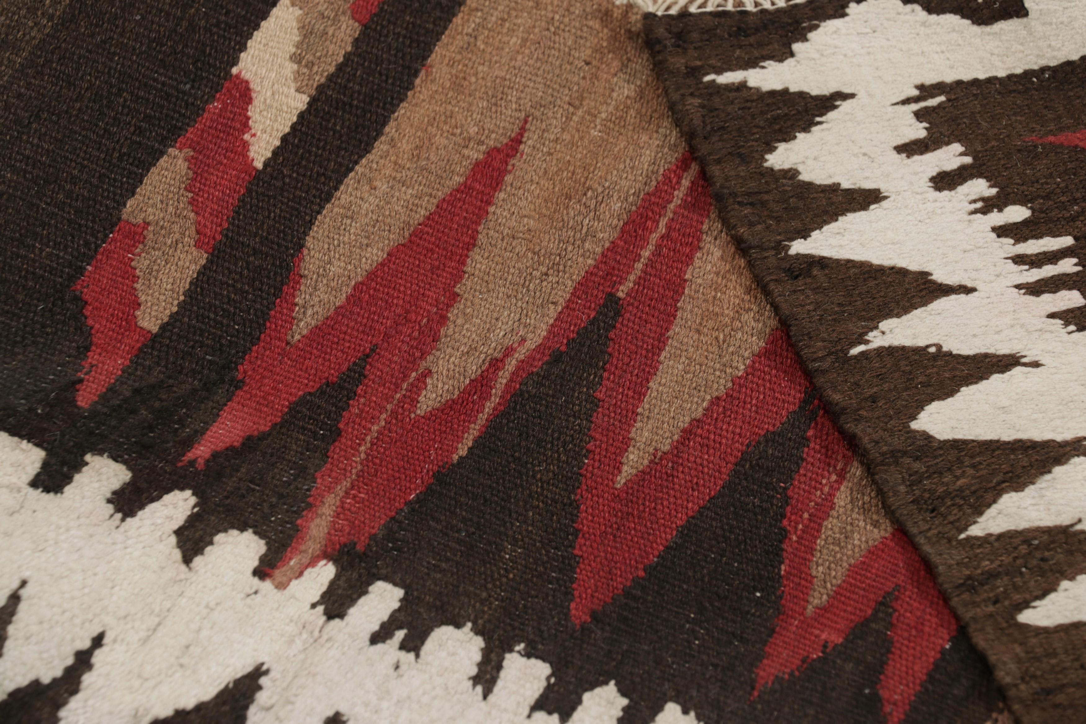 Vintage Shahsavan Persische Kilim Läufer, Braun und Rot Chevrons - Rug & Kilim im Angebot 1