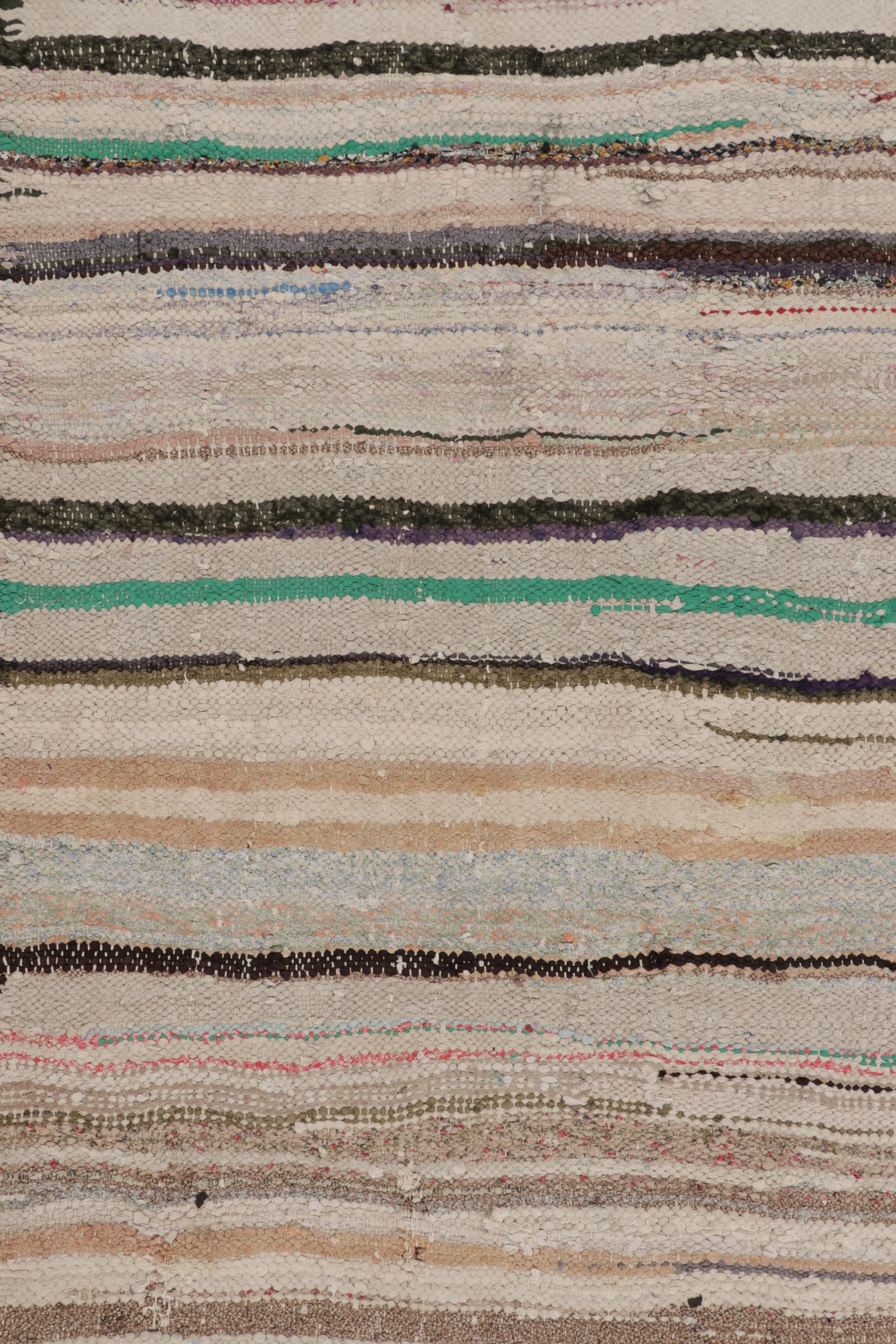Metà XX secolo Tappeto vintage Shahsavan Persian Kilim Runner, strisce policrome - Rug & Kilim in vendita