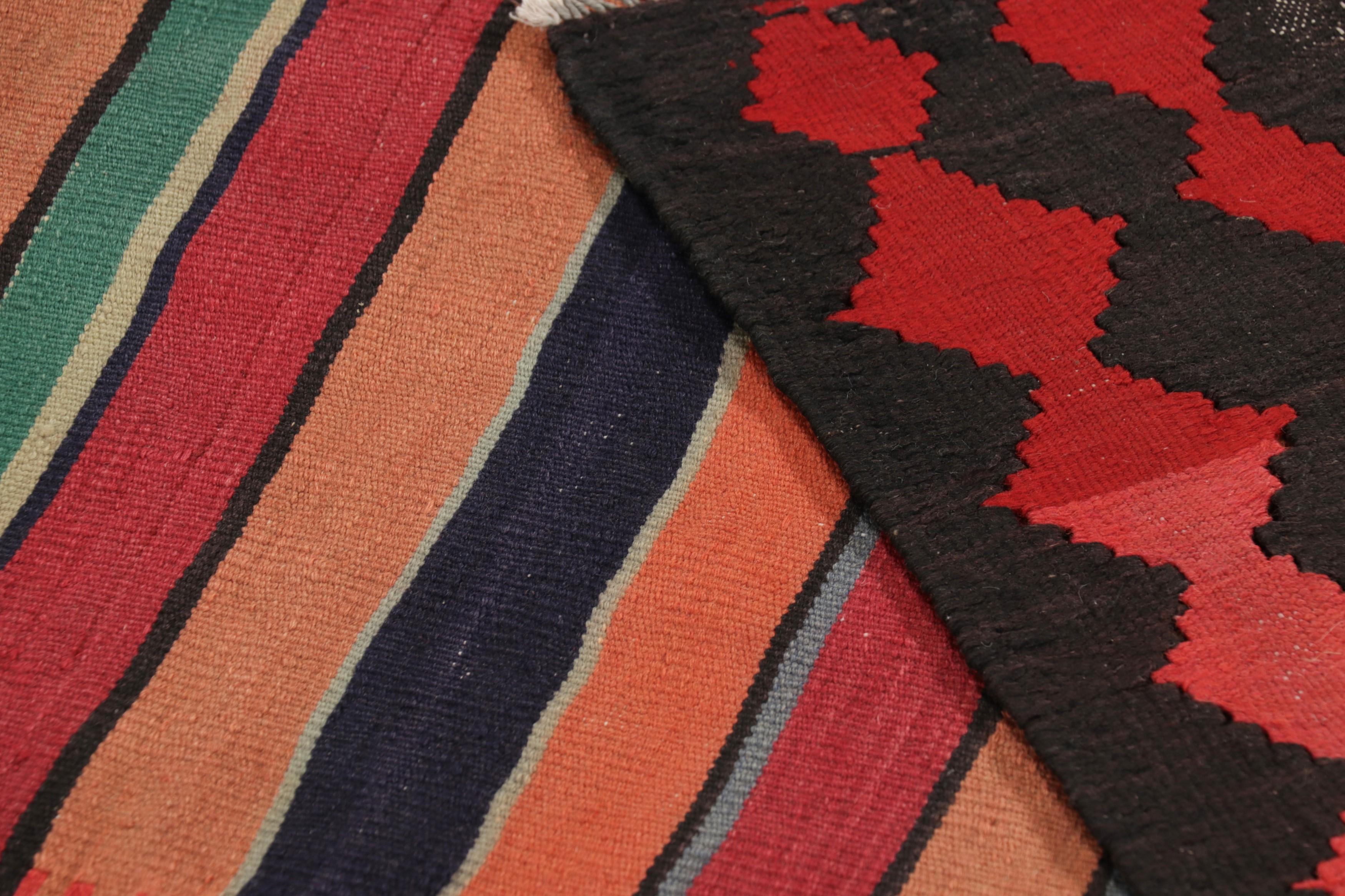 Alfombra Shahsavan Persa Kilim Vintage, Rayas Policromáticas - Rug & Kilim en venta 1