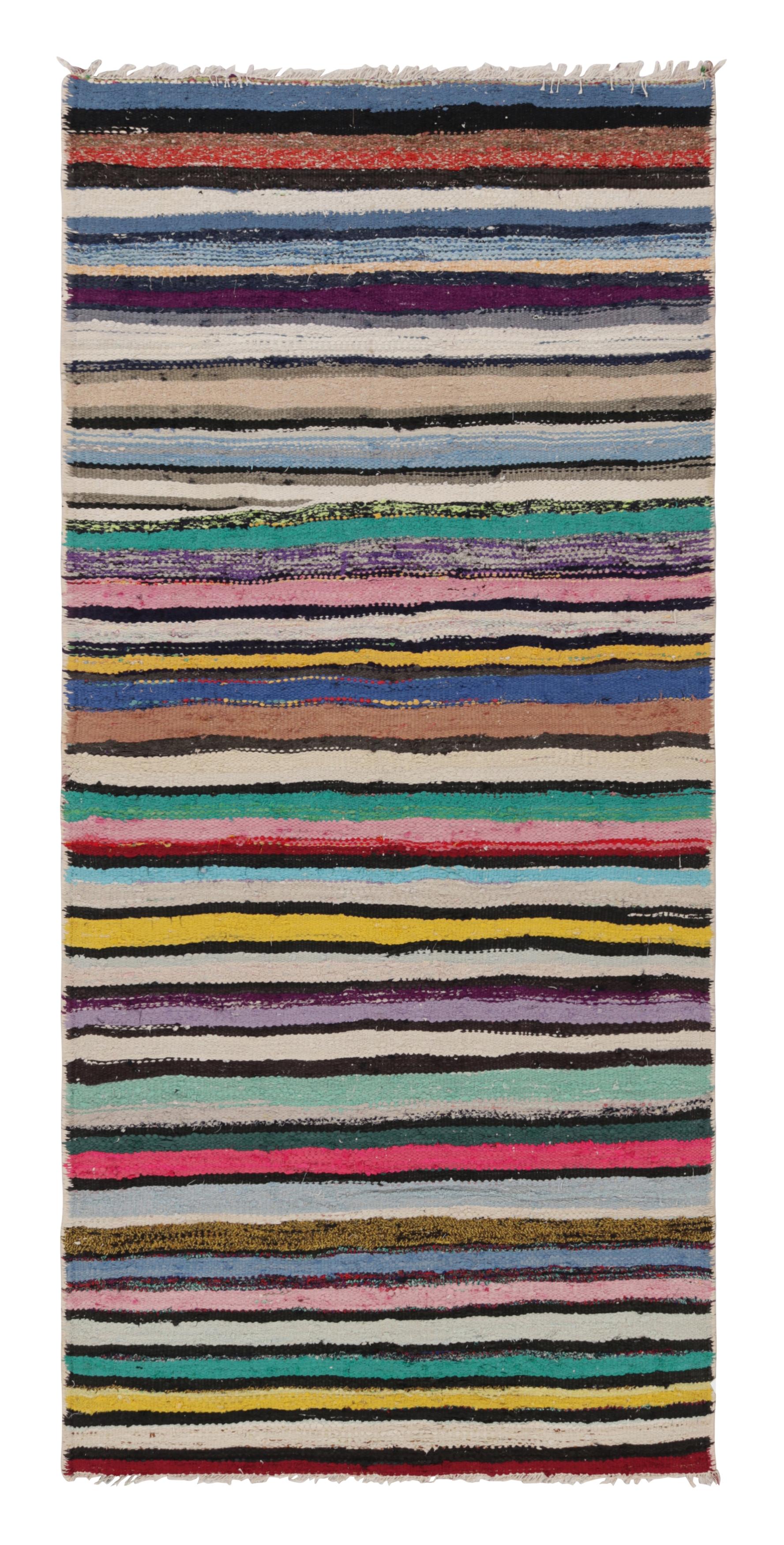 Tappeto vintage Shahsavan Persian Kilim Runner, strisce policrome - Rug & Kilim in vendita