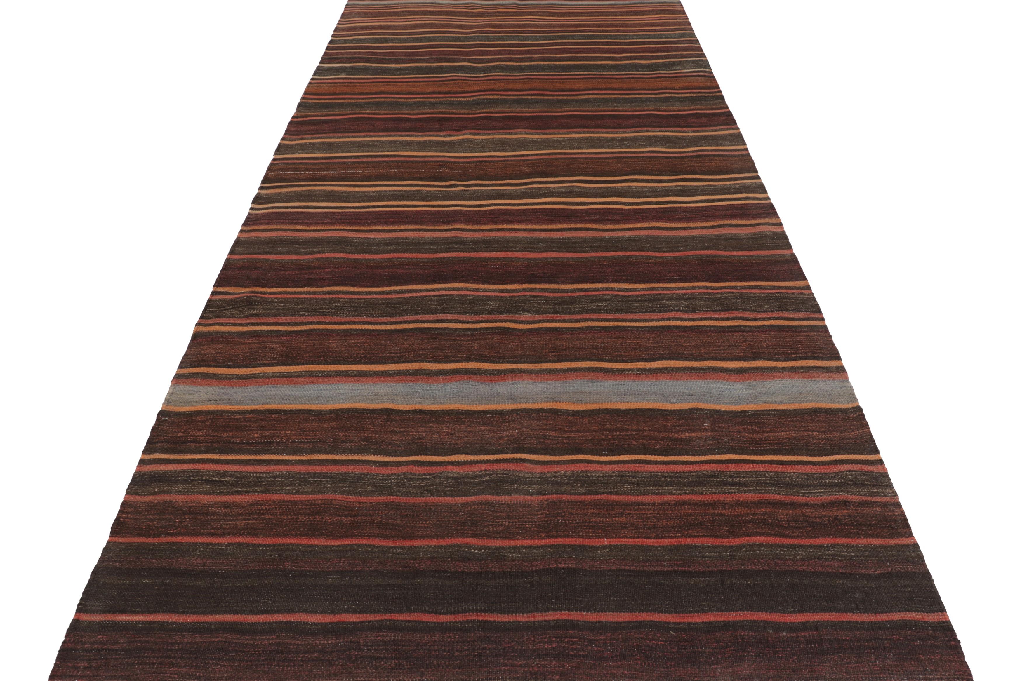 Vintage Shahsavan Persischer Kilim Läufer, Rot und Braun gestreift - Rug & Kilim im Zustand „Gut“ im Angebot in Long Island City, NY