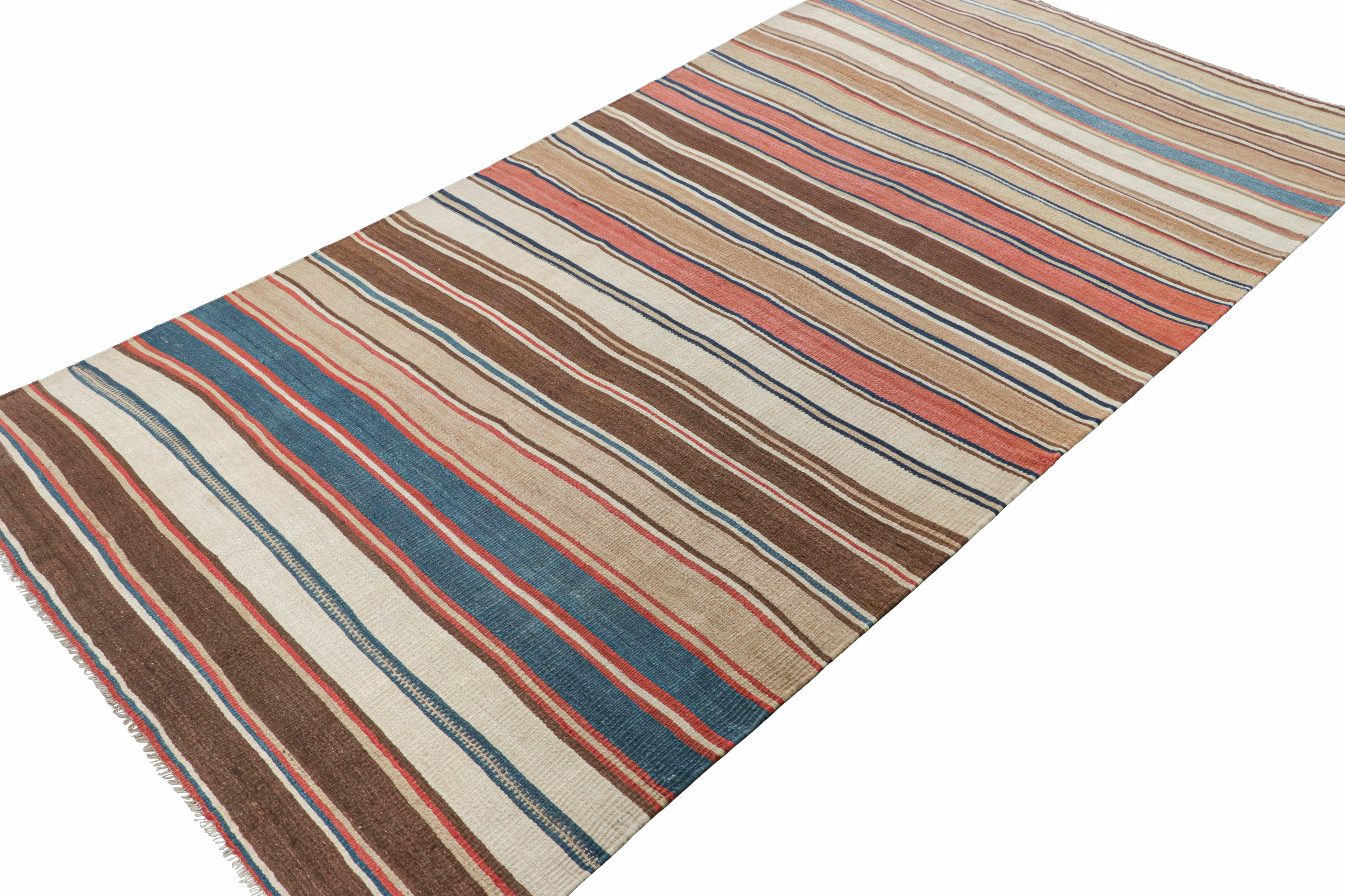 Tessuto a mano Runner Kilim persiano vintage Shahsavan con strisce policrome - Rug & Kilim in vendita