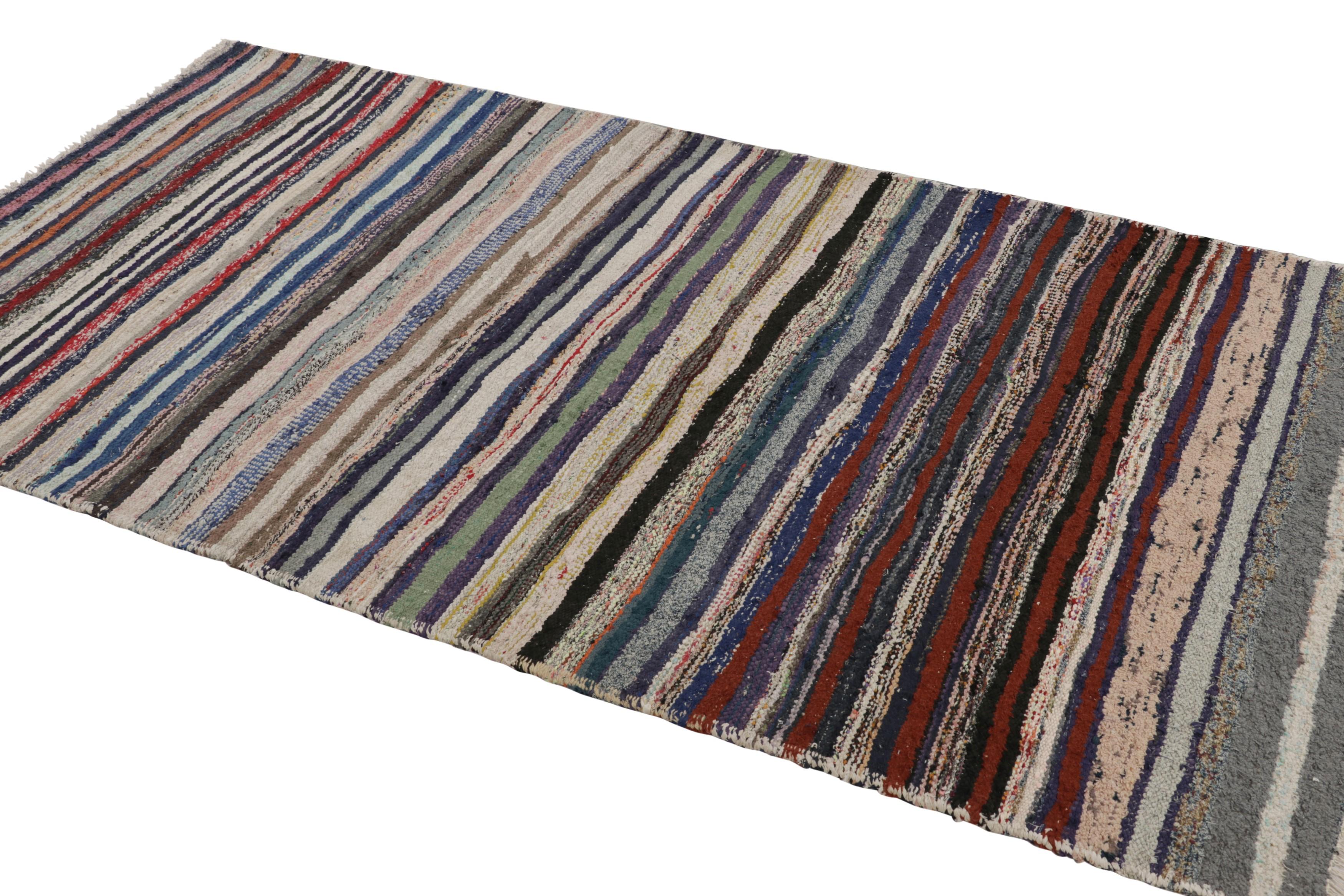 Vintage Shahsavan Persian Kilim Runner with Polychromatic Stripes - Rug & Kilim Bon état - En vente à Long Island City, NY