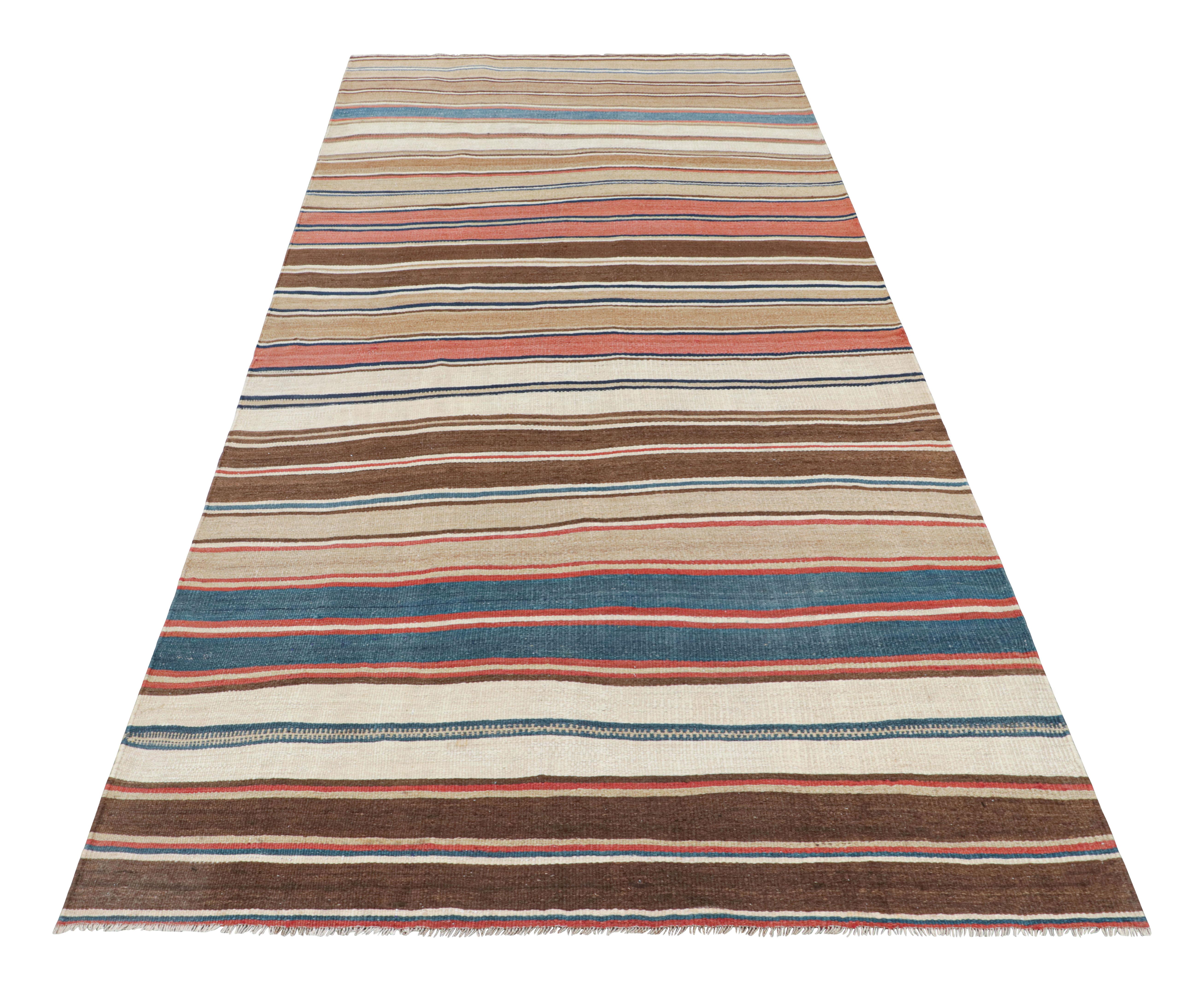 Runner Kilim persiano vintage Shahsavan con strisce policrome - Rug & Kilim In condizioni buone in vendita a Long Island City, NY