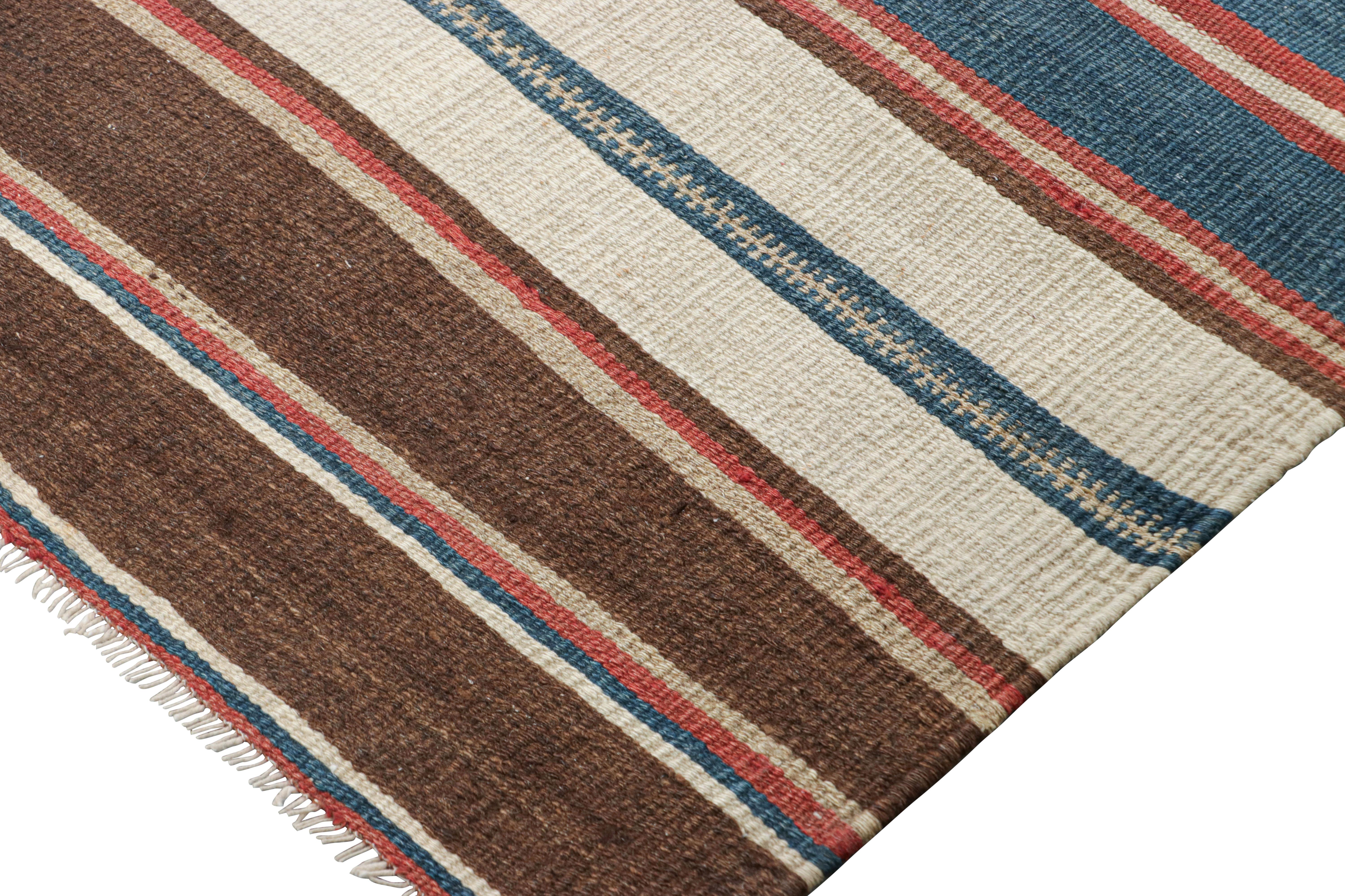 Metà XX secolo Runner Kilim persiano vintage Shahsavan con strisce policrome - Rug & Kilim in vendita