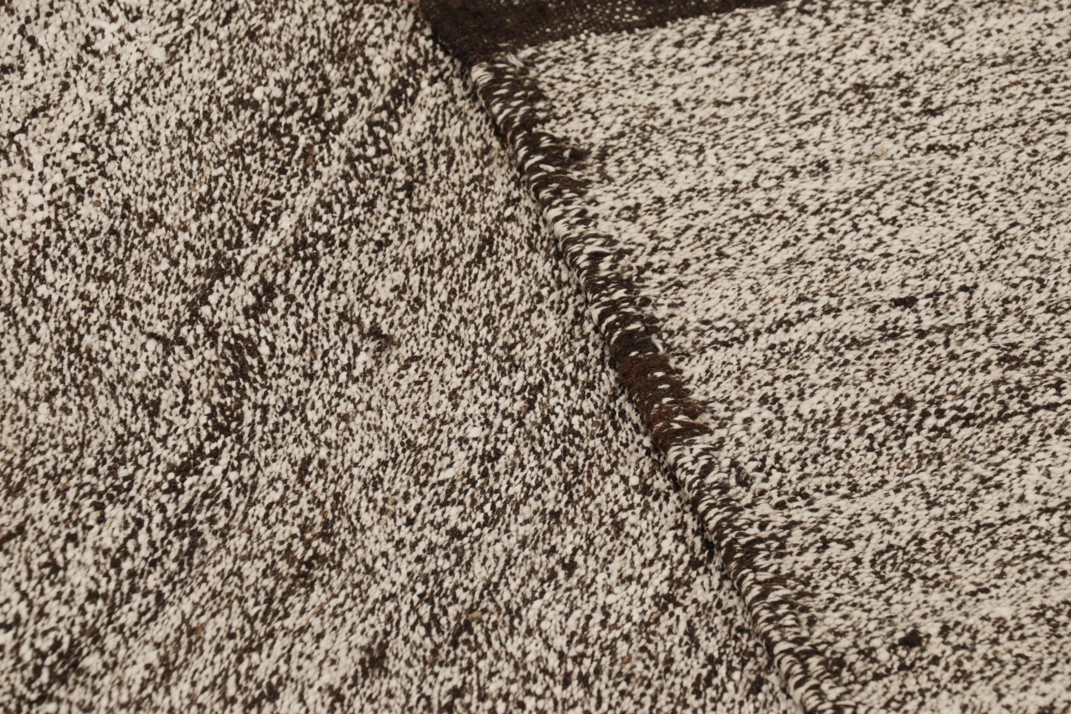 Vintage Shahsavan Kilim persiano, tappeto solido nei toni del bianco e del marrone - Rug & Kilim in vendita 1