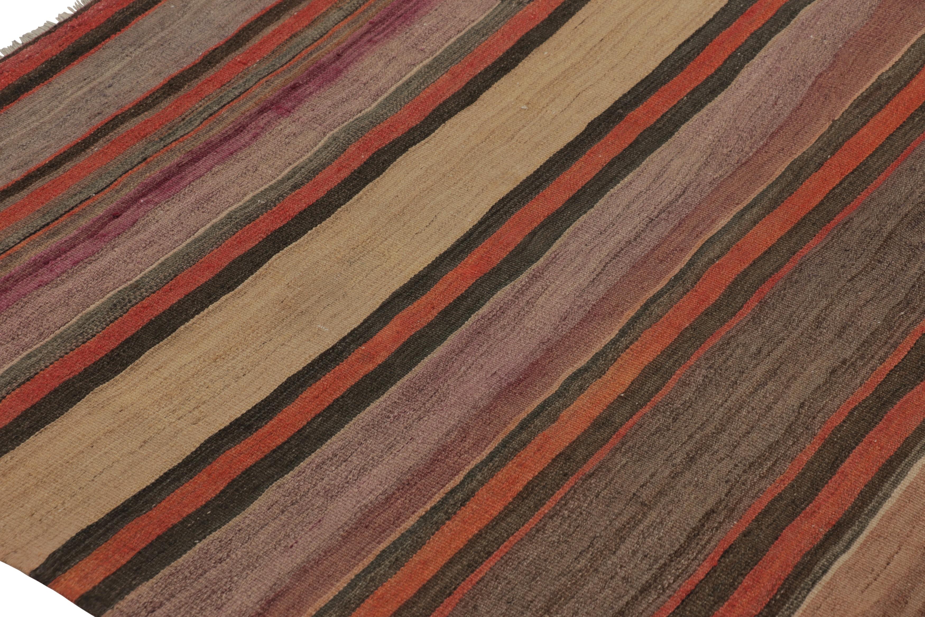 Persiano Kilim persiano vintage Shahsavan con strisce beige e rosse - Rug & Kilim in vendita