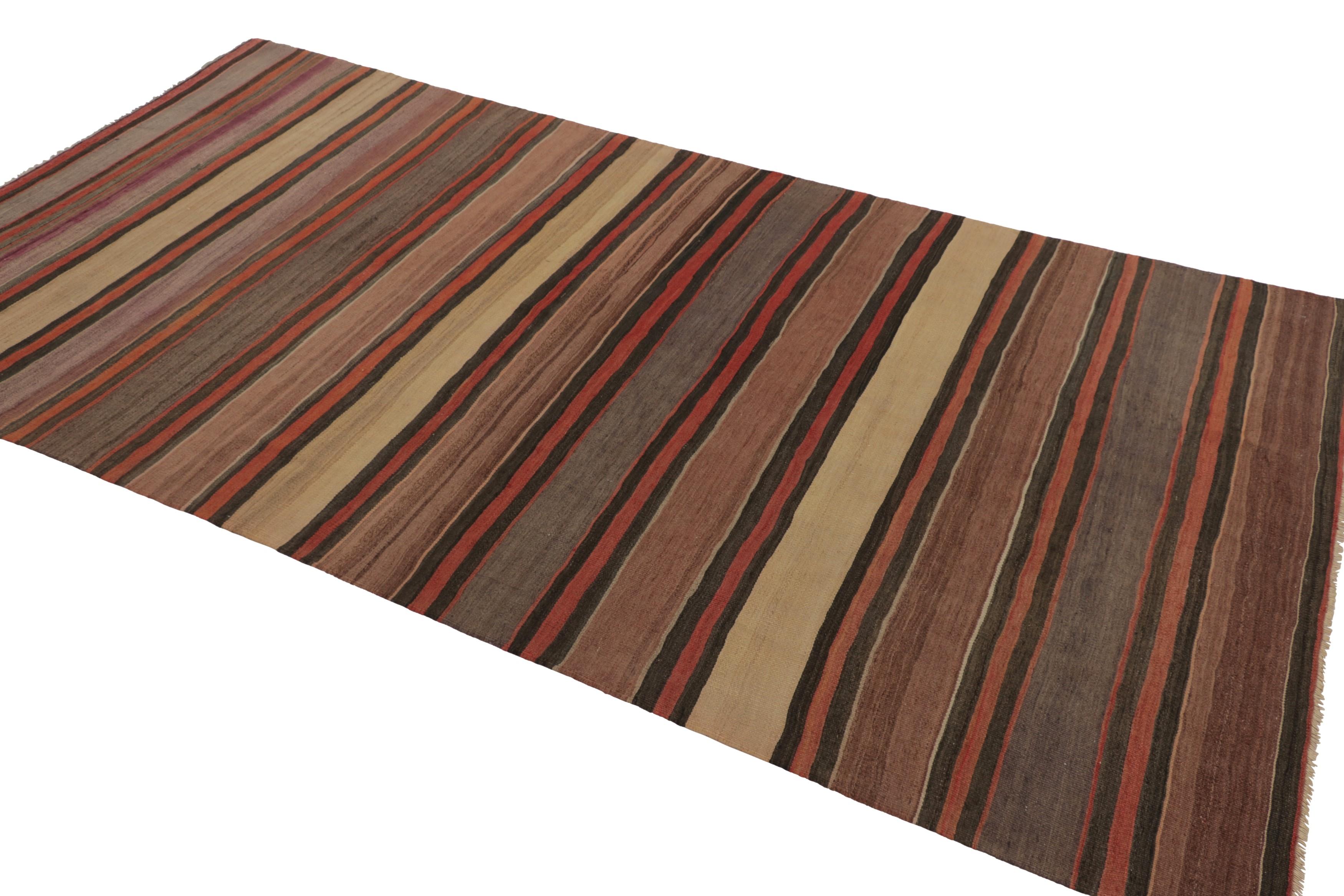 Kilim persiano vintage Shahsavan con strisce beige e rosse - Rug & Kilim In condizioni buone in vendita a Long Island City, NY