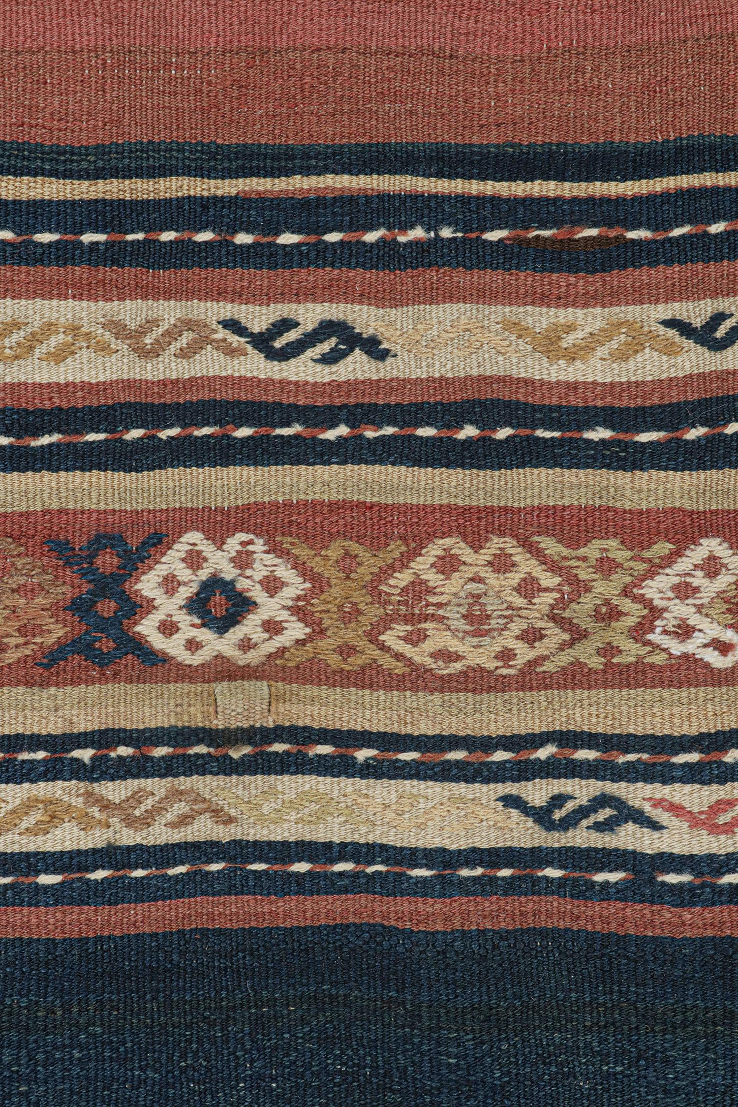 Shahsavan Persischer Kelim mit geometrischen Mustern von Teppich & Kilim (Mitte des 20. Jahrhunderts) im Angebot