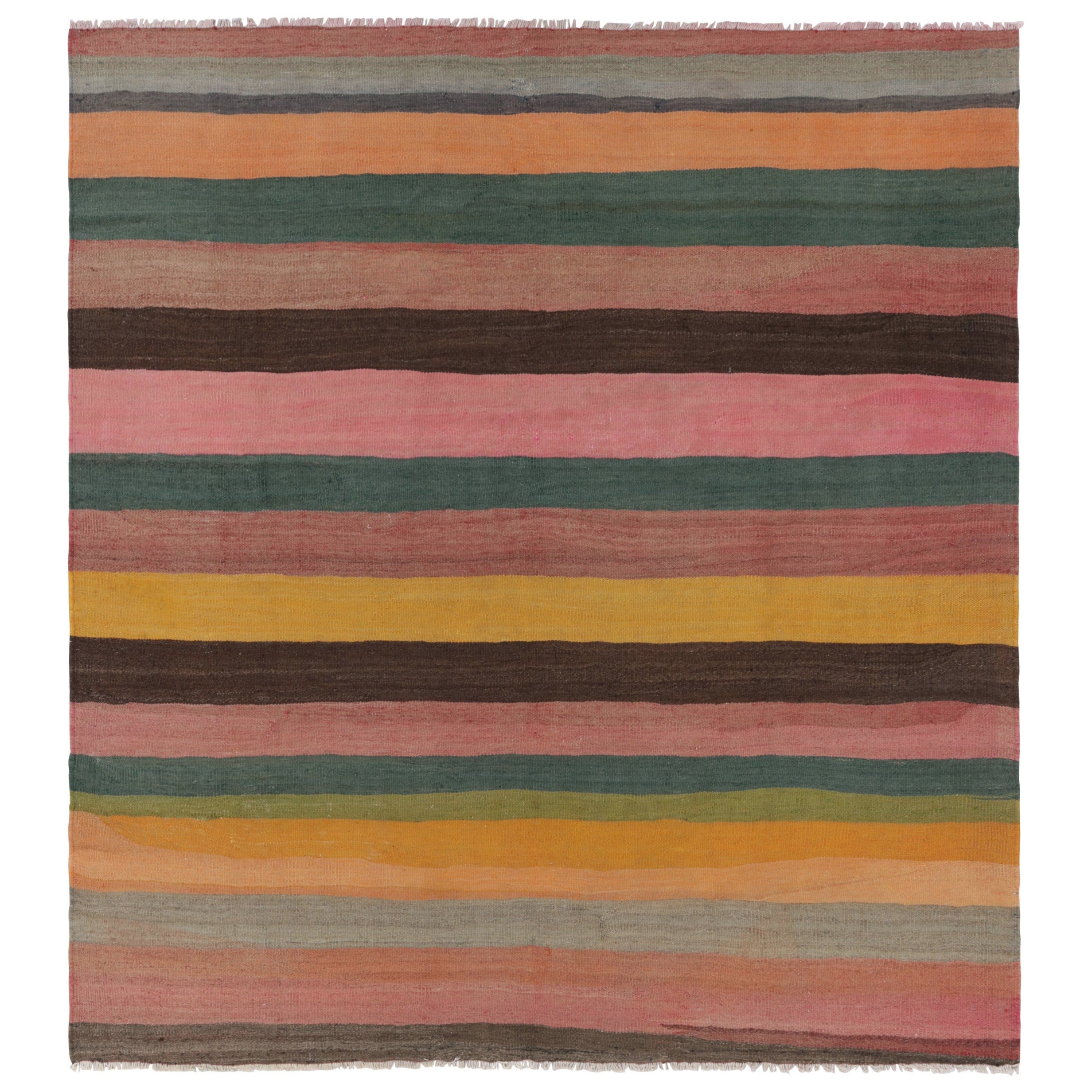 Vintage Shahsavan Persischer Quadratischer Kilim mit lebhaften polychromen Streifen - Teppich im Angebot