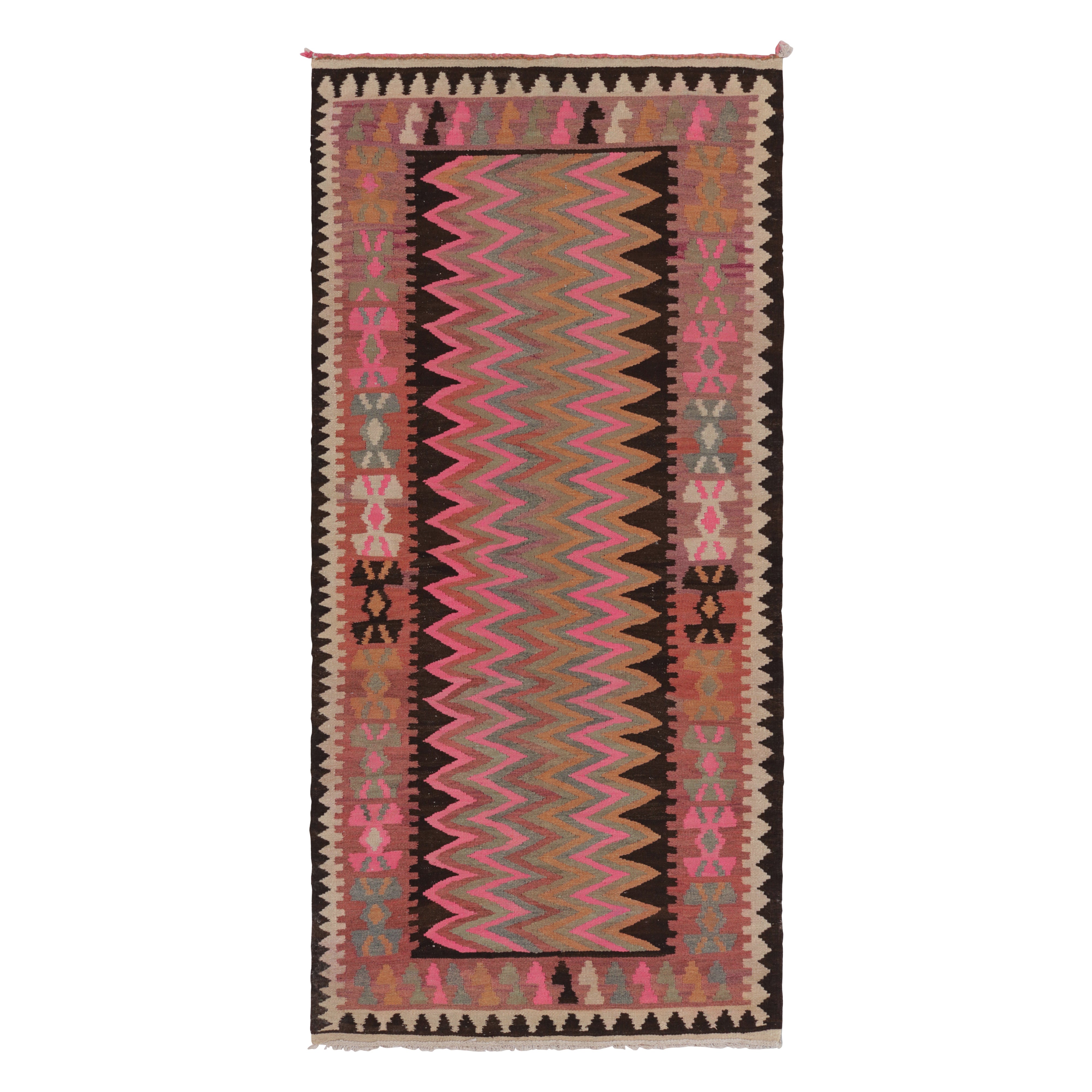 Runner Kilim persiano d'epoca Shahsavan Zanjan in rosa con chevrons  Rug & Kilim in vendita