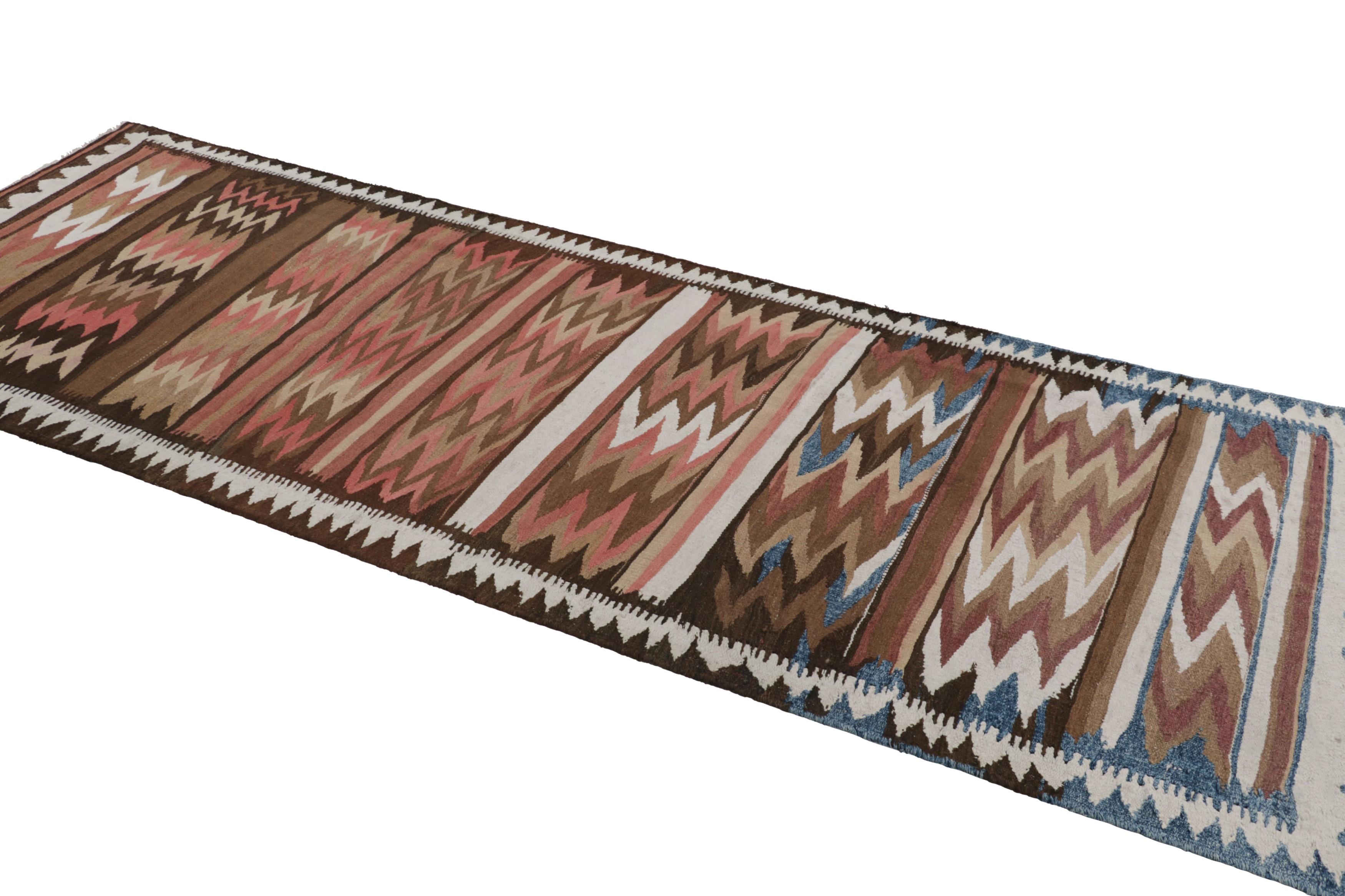 Traves de Mesa Vintage Shahsavan Zanjan Persian Kilim con Chevrons - Rug & Kilim en Bueno estado para la venta en Long Island City, NY