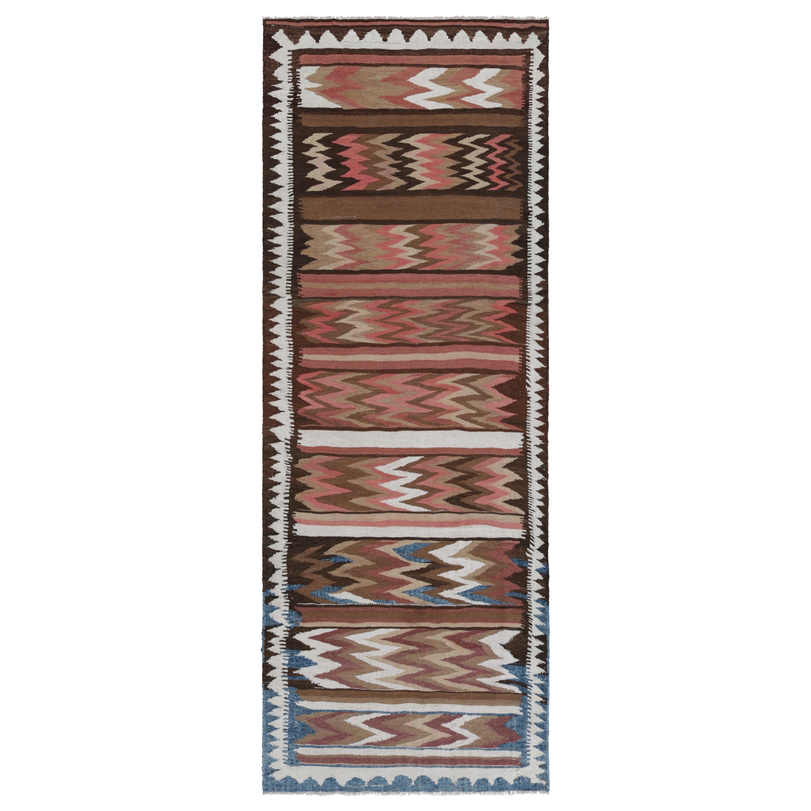Traves de Mesa Vintage Shahsavan Zanjan Persian Kilim con Chevrons - Rug & Kilim en venta