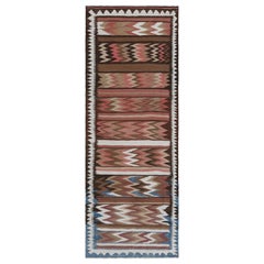 Traves de Mesa Vintage Shahsavan Zanjan Persian Kilim con Chevrons - Rug & Kilim