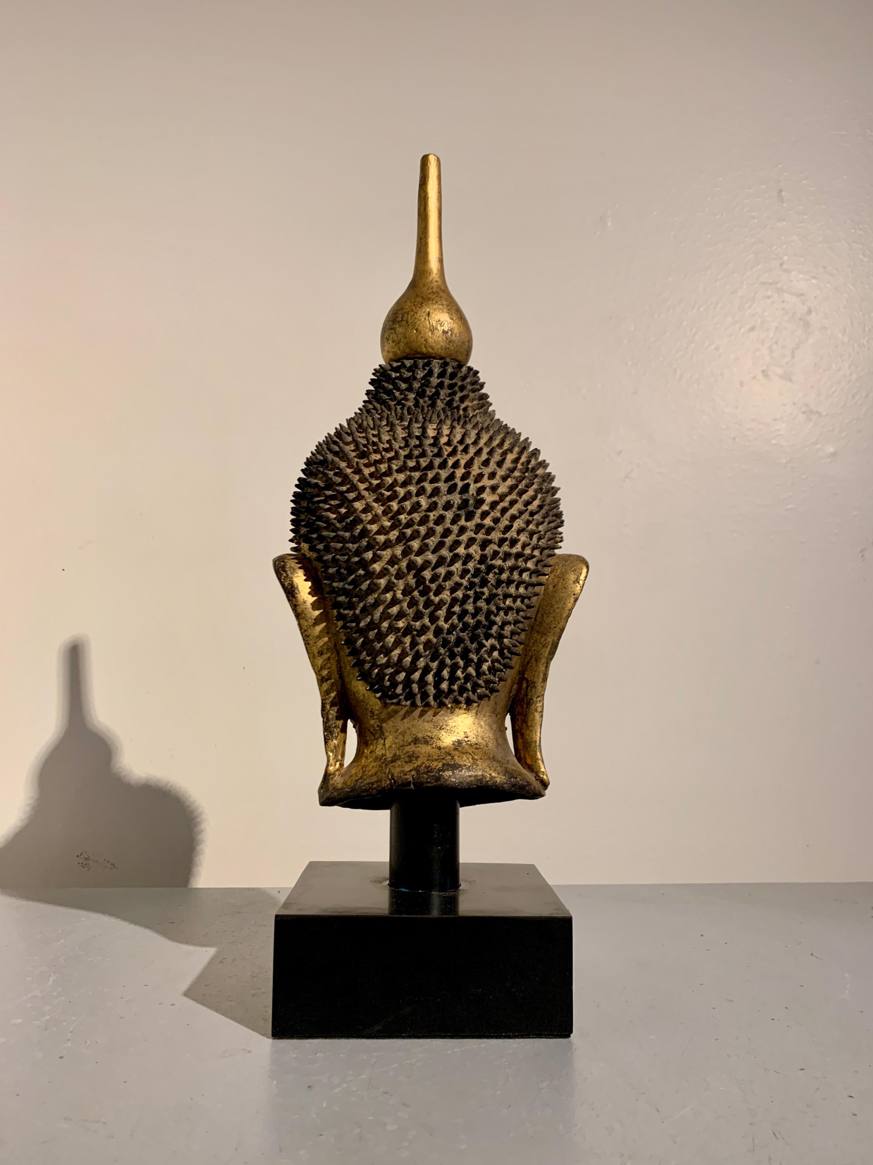 Vintage Shan Burmese Style Gilt Dry Lacquer Buddha Head, circa 1960s, Thailand In Good Condition For Sale In Austin, TX