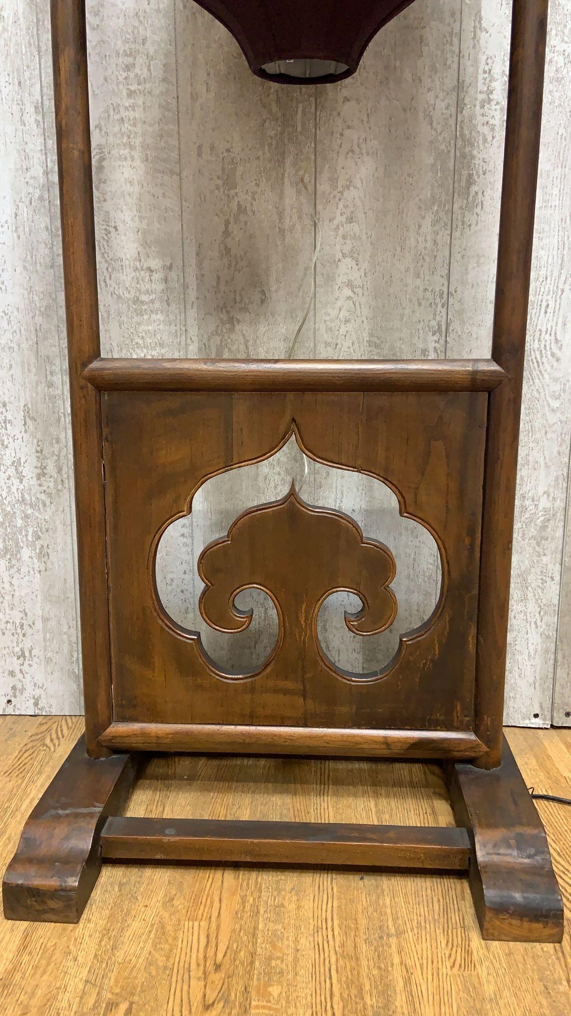 20ième siècle Lampadaire lanterne vintage en orme de la province de Shanxi, Brown en vente