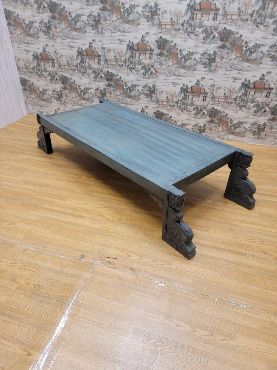 Peint Table basse vintage en bois d'Elmwood de la province de Shanxi en vente