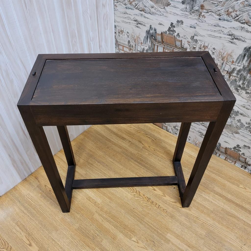 Vintage shanxi province elmwood side table

Chinese elmwood side table having a rectangular top. Beautifully aged patina. 

Circa: 1999 

Dimensions:

W: 27.5