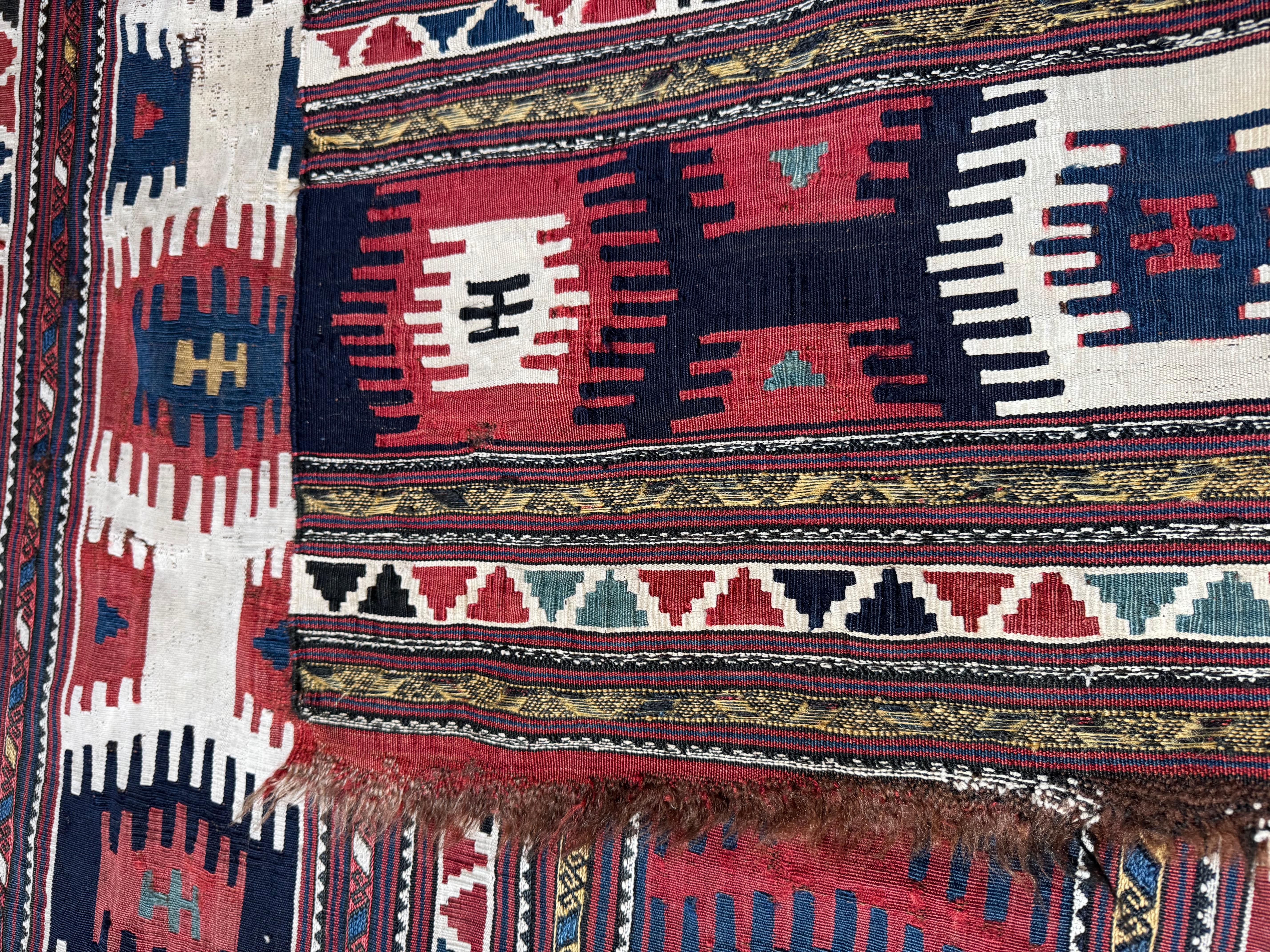 Shasavan Vintage Shasavan Kelim-Teppich in Rot und Indigo mit geometrischem Muster 6'0