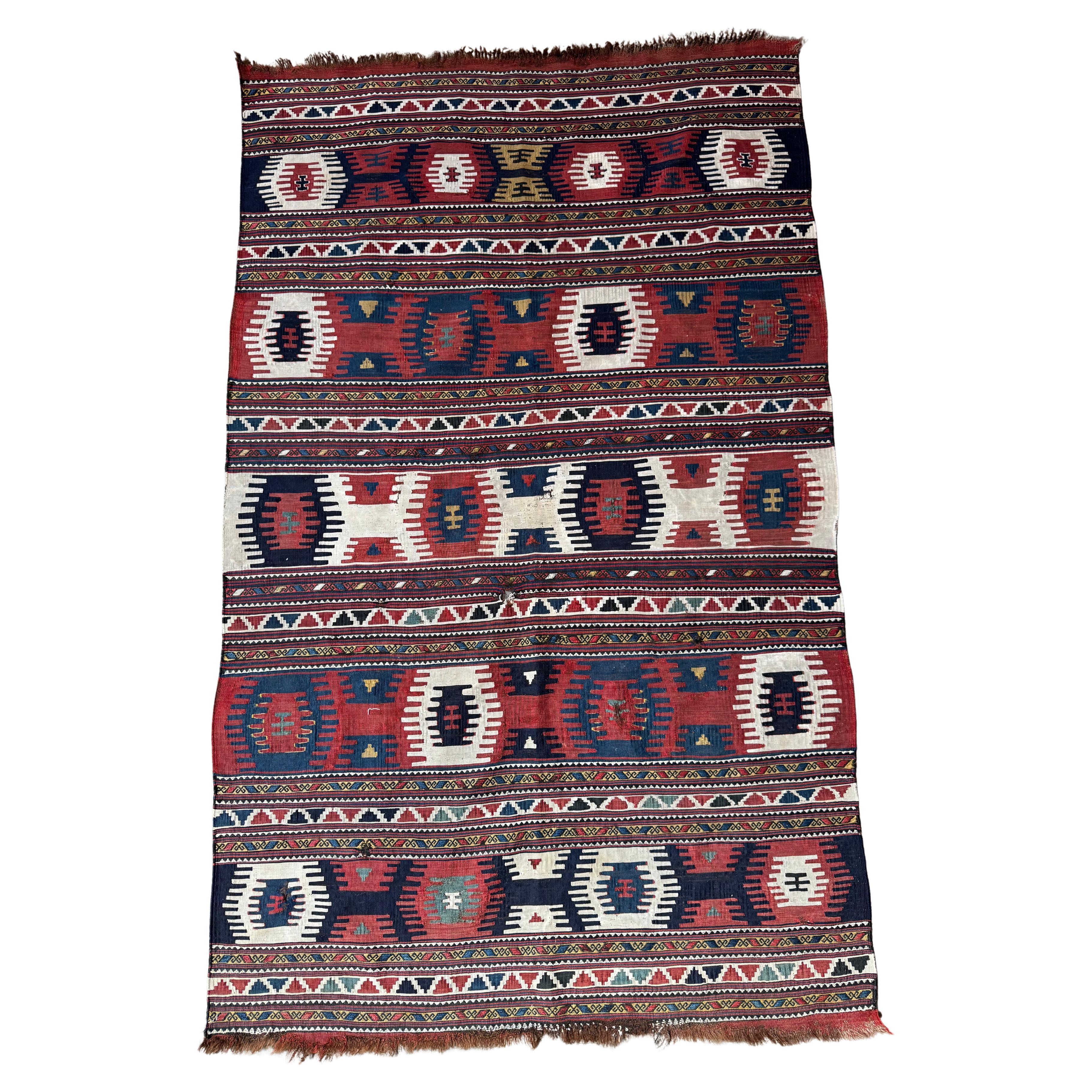 Shasavan Vintage Shasavan Kelim-Teppich in Rot und Indigo mit geometrischem Muster 6'0" X 3'9" im Angebot