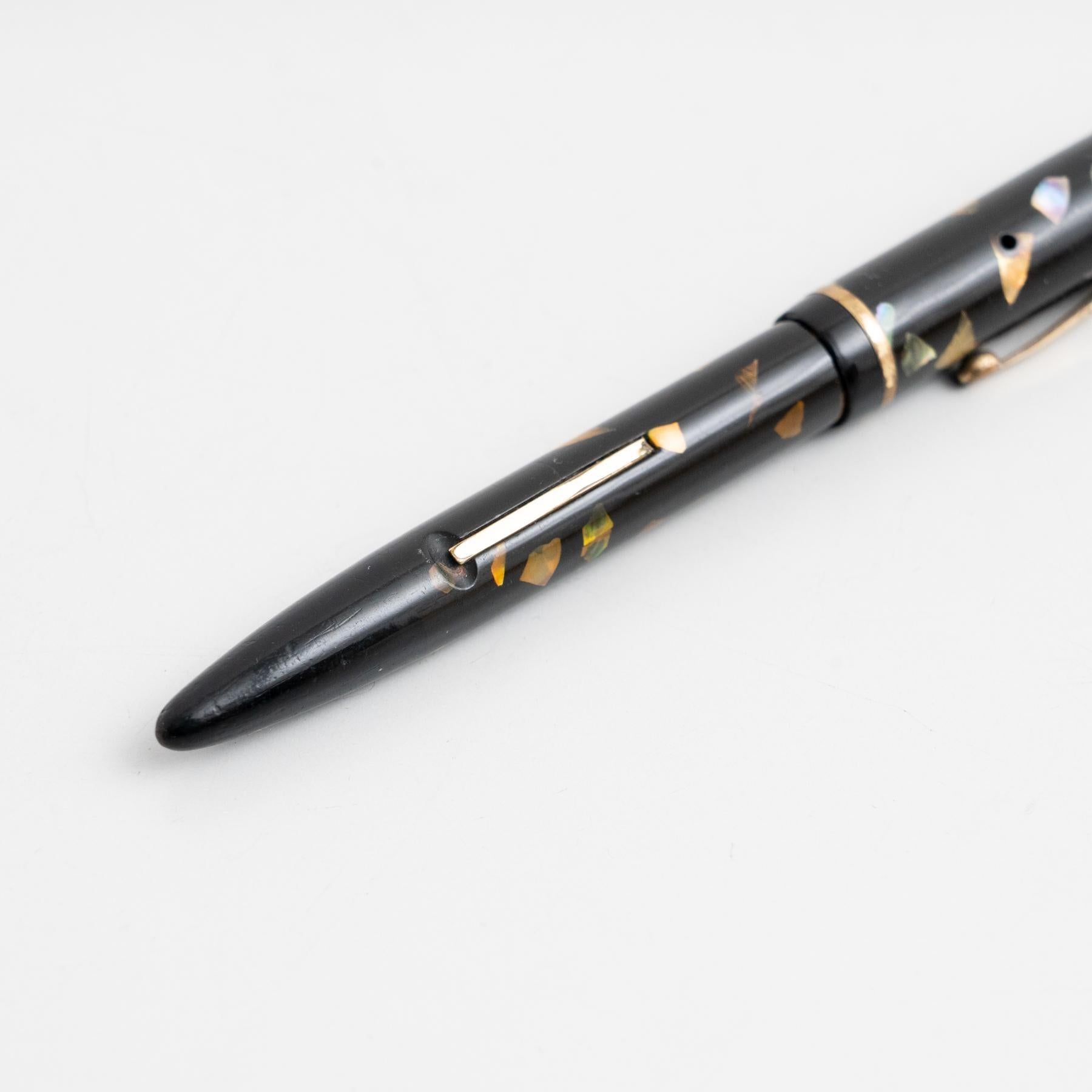 Vintage Sheaffer Fountain Pen, circa 1950 For Sale 4