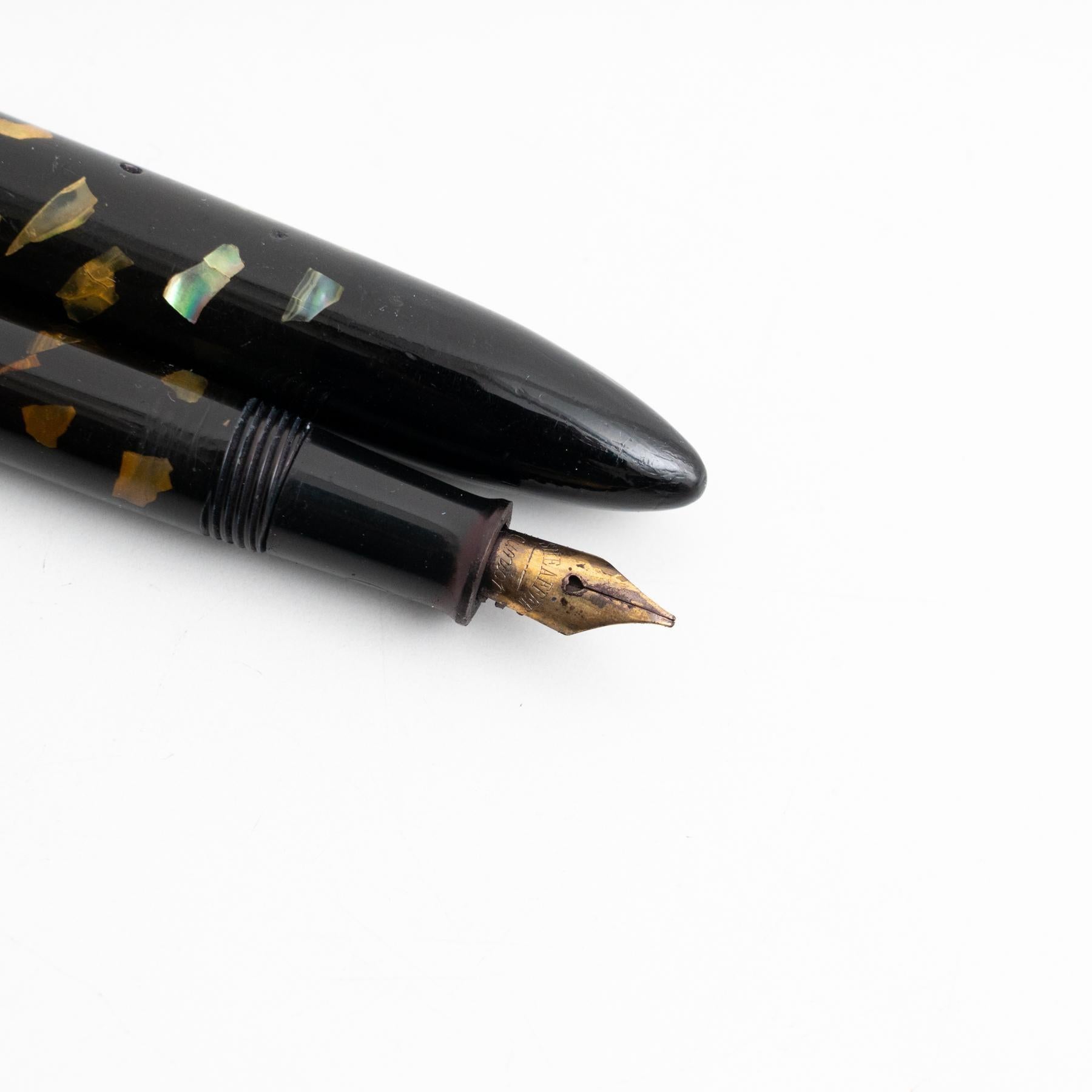 Vintage Sheaffer Fountain Pen, circa 1950 For Sale 8