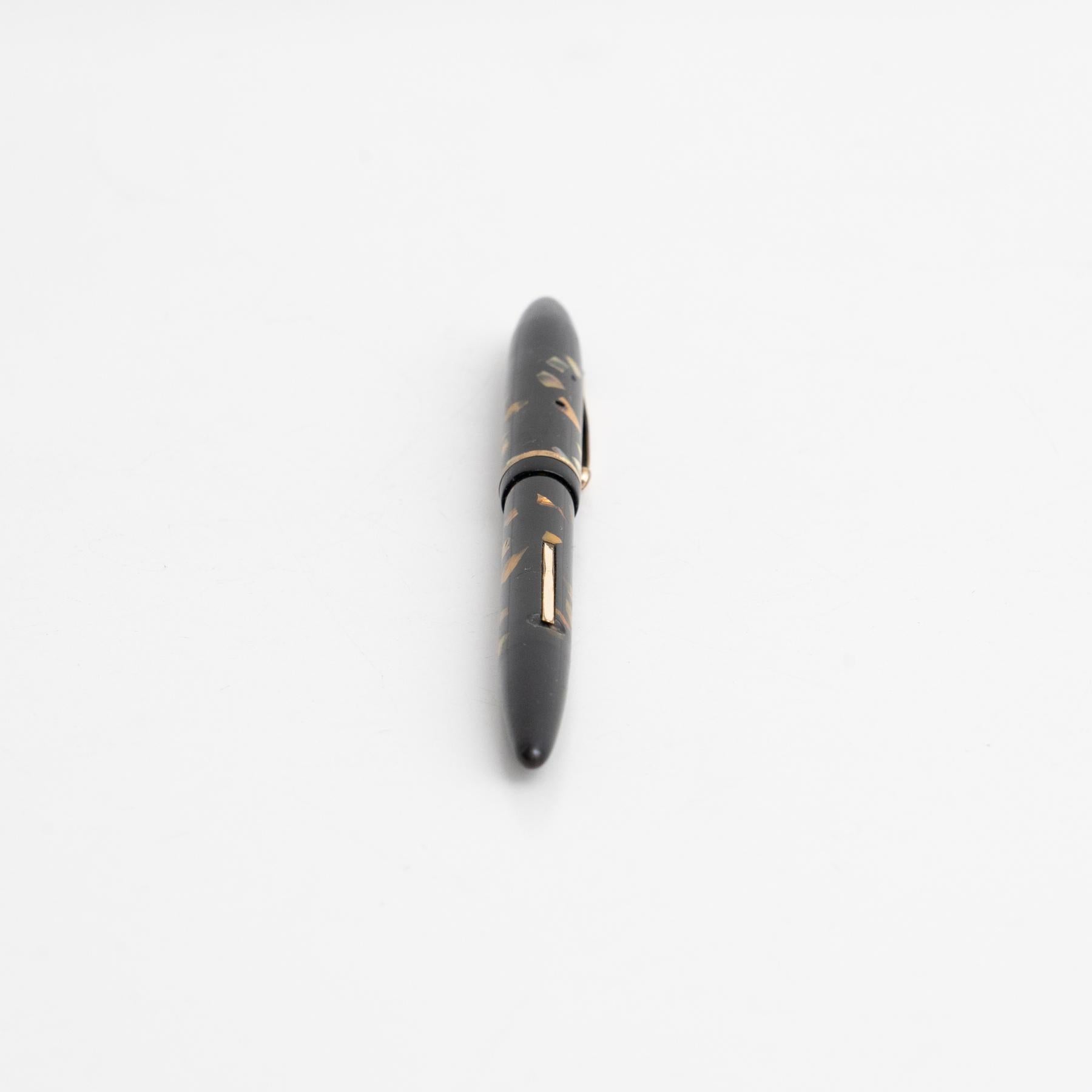 Mid-Century Modern Vintage Sheaffer Fountain Pen, circa 1950 For Sale