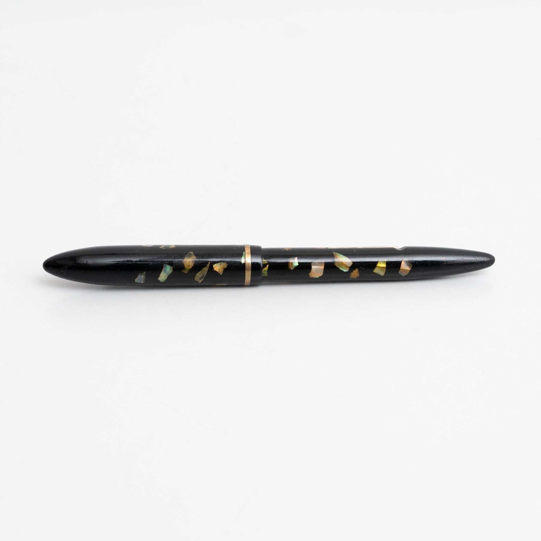 Vintage Sheaffer Fountain Pen, circa 1950 In Good Condition For Sale In Barcelona, ES